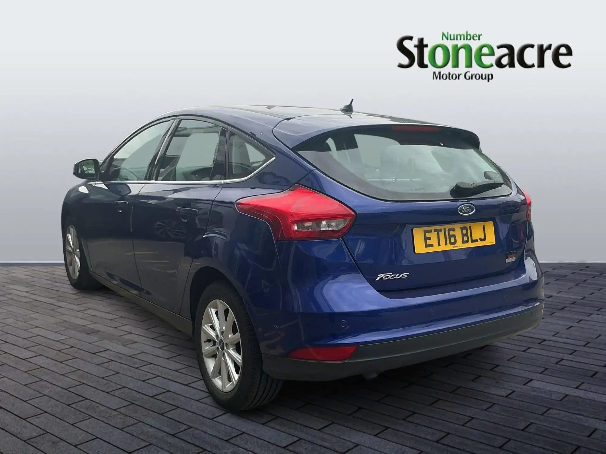Ford Focus 1.0 EcoBoost 125 Titanium 5dr ET16BLJ Image 3