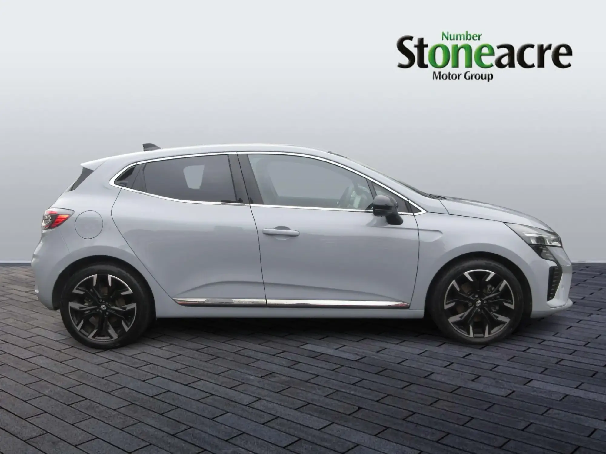 Renault Clio E-Tech 1.6 E-TECH techno Auto Euro 6 (s/s) 5dr GD74WKP Image 2
