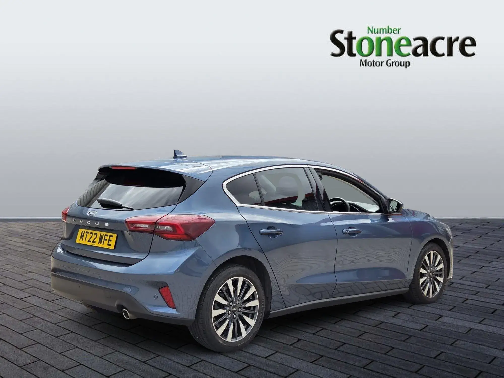 Ford Focus 1.0T EcoBoost Titanium Vignale Euro 6 (s/s) 5dr MT22WFE Image 3