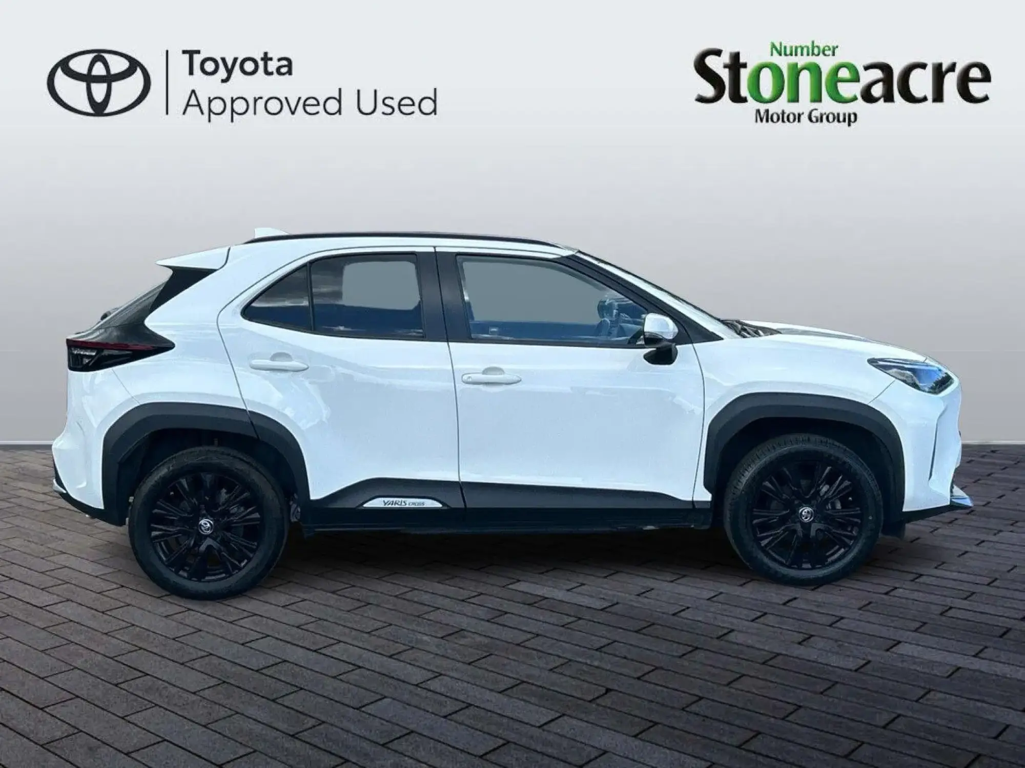 Toyota Yaris Cross 1.5 Hybrid Design 5dr CVT YM73AZR Image 2