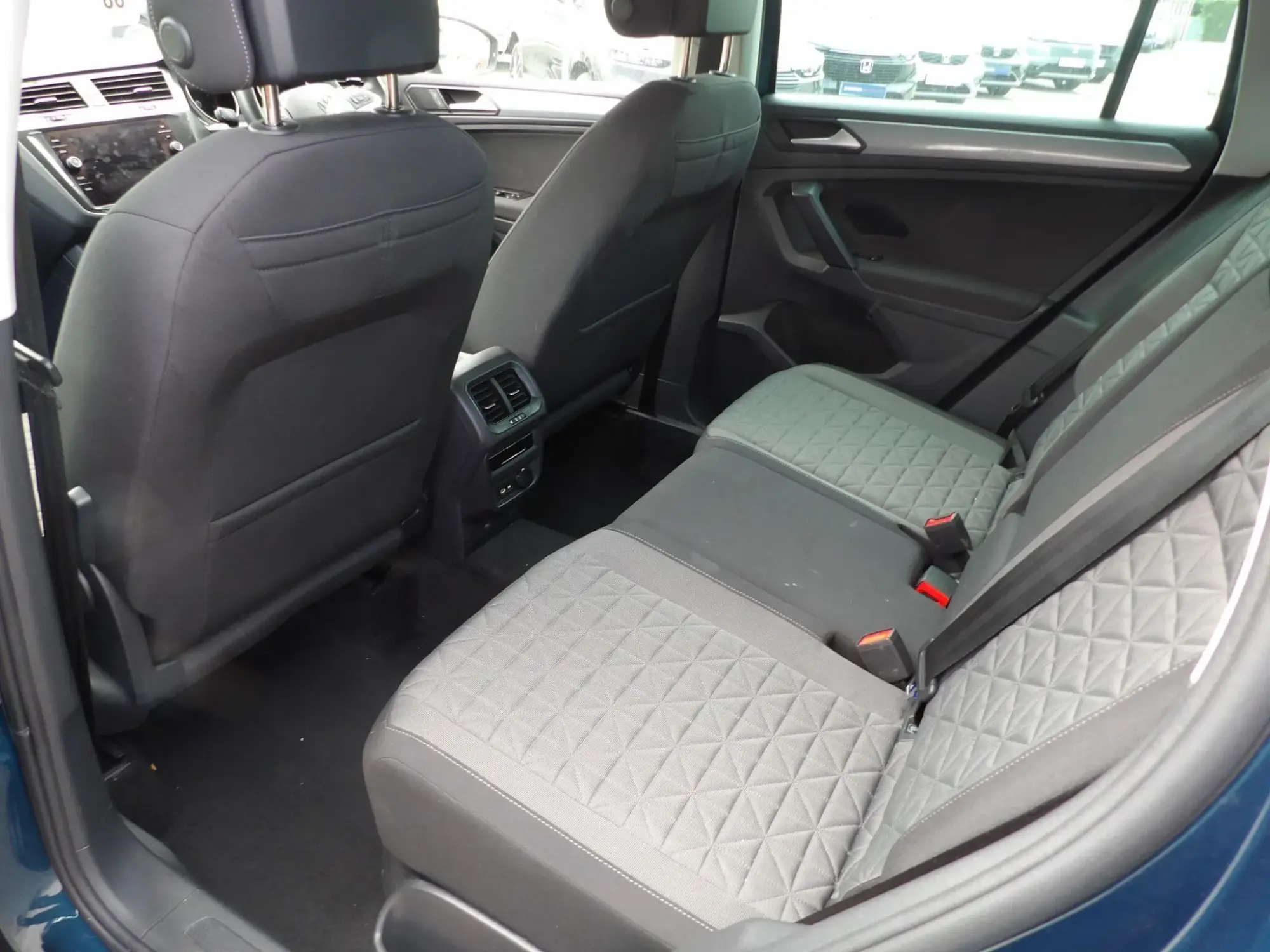 Volkswagen Tiguan Image 14 Volkswagen Tiguan Image 14