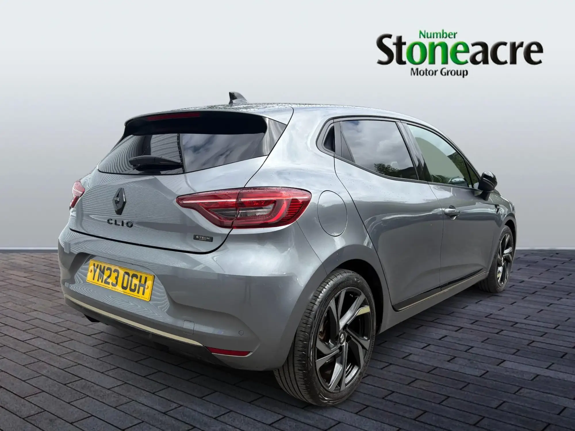 Renault Clio E-Tech 1.6 E-TECH full hybrid 145 Engineered 5dr Auto YM23OGH Image 3