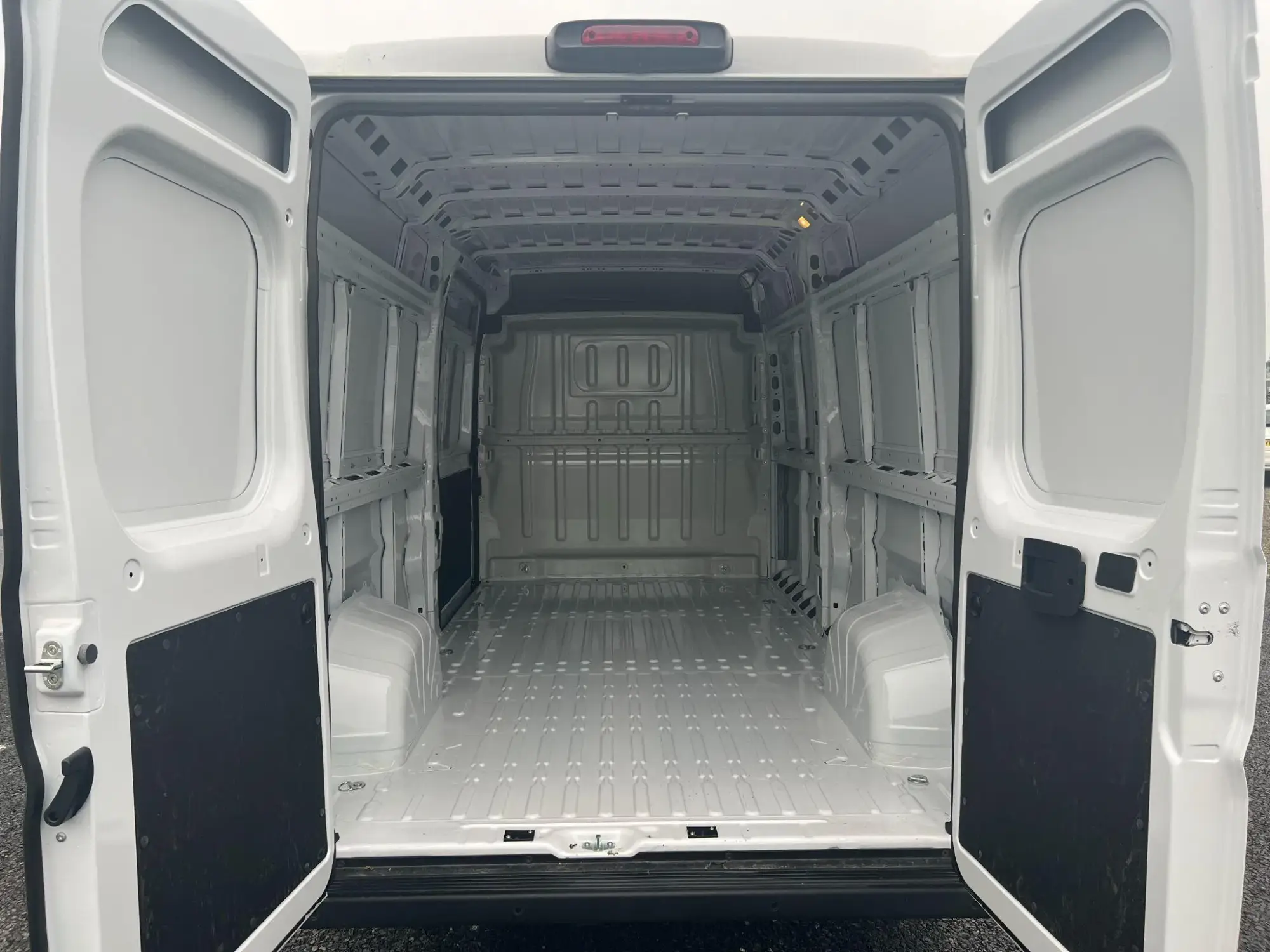 Fiat Ducato Panel Van Image 11