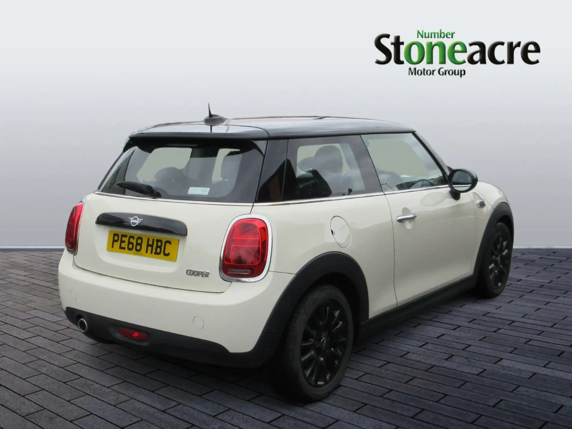 MINI Hatch 1.5 Cooper II 3dr PE68HBC Image 3