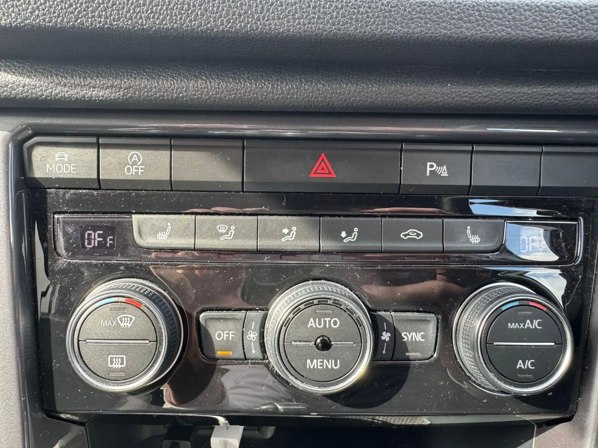Volkswagen T-Roc Image 17