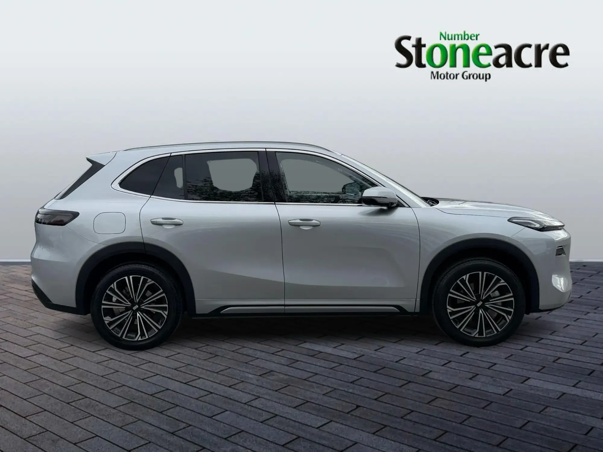 Geely Starray EM-i 1.5 EM-i 18.4kWh Max Auto Euro 6 (s/s) 5dr YL75FLE Image 2