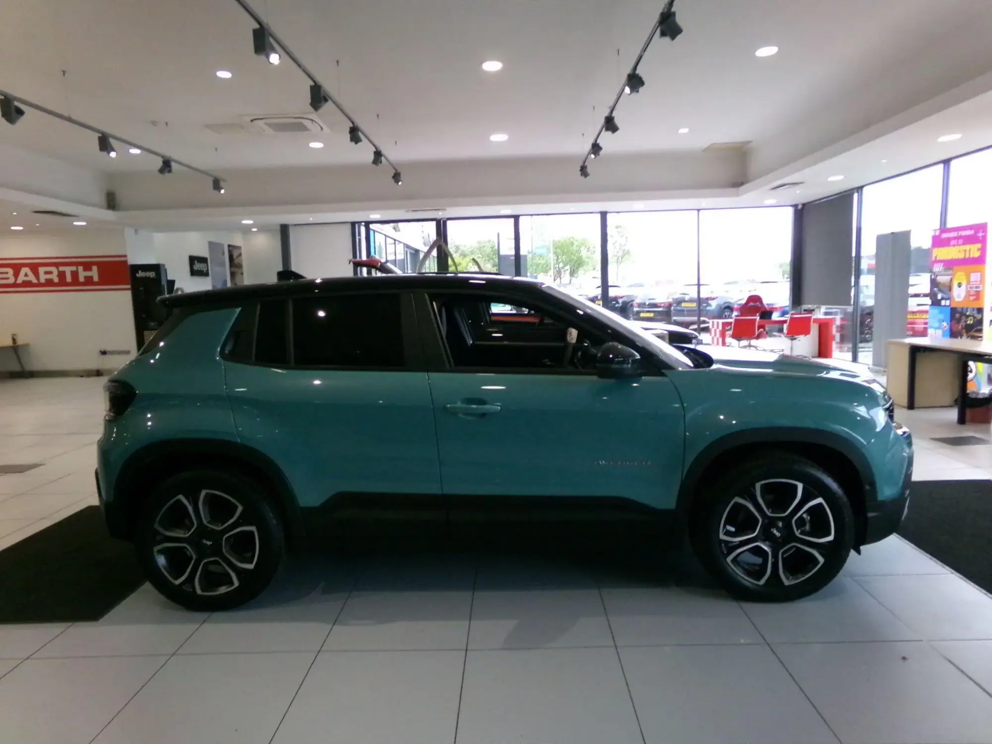 Jeep Avenger Full-Electric Image 2 Jeep Avenger Full-Electric Image 2