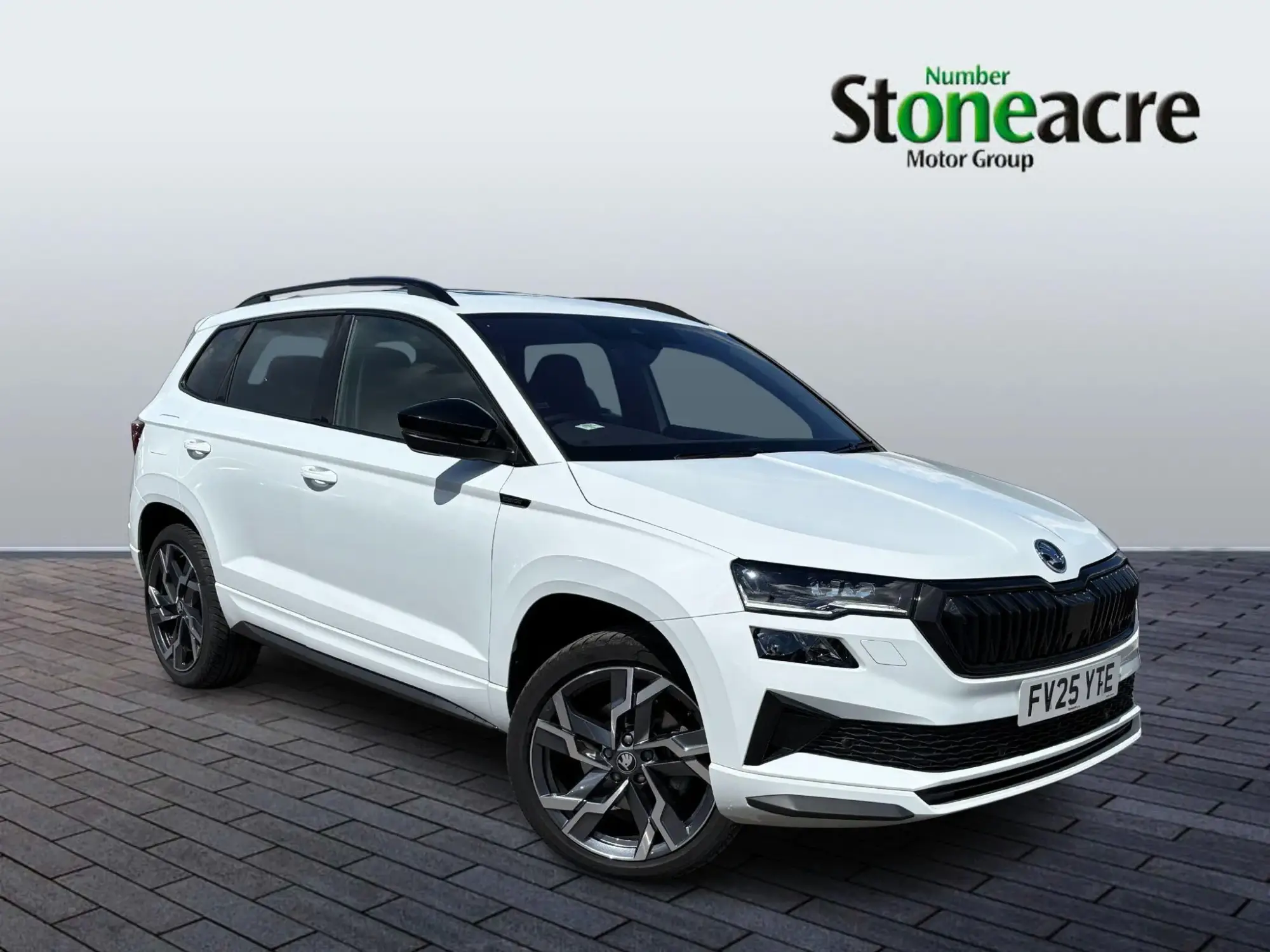Skoda Karoq 2.0 TDI SportLine Edition DSG 4WD Euro 6 (s/s) 5dr FV25YTE Image 1