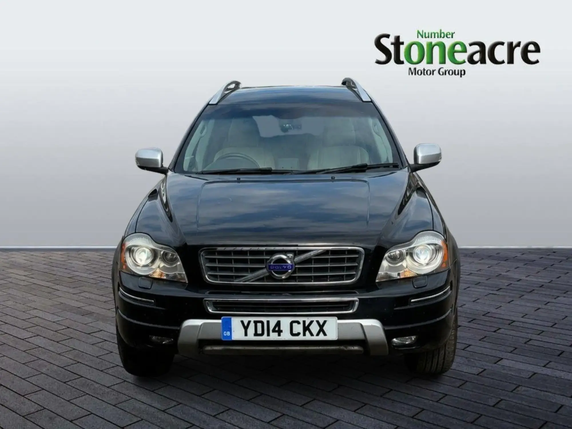 Volvo XC90 2.4 D5 SE Lux Geartronic 4WD Euro 5 5dr YD14CKX Image 2