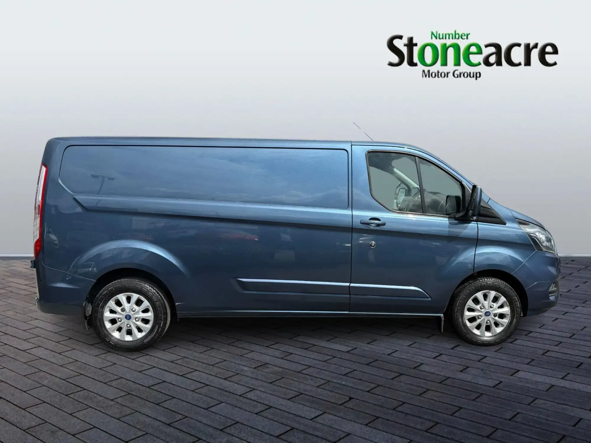 Ford Transit Custom 2.0 300 EcoBlue Limited L2 H1 Euro 6 5dr CW19ACJ Image 2