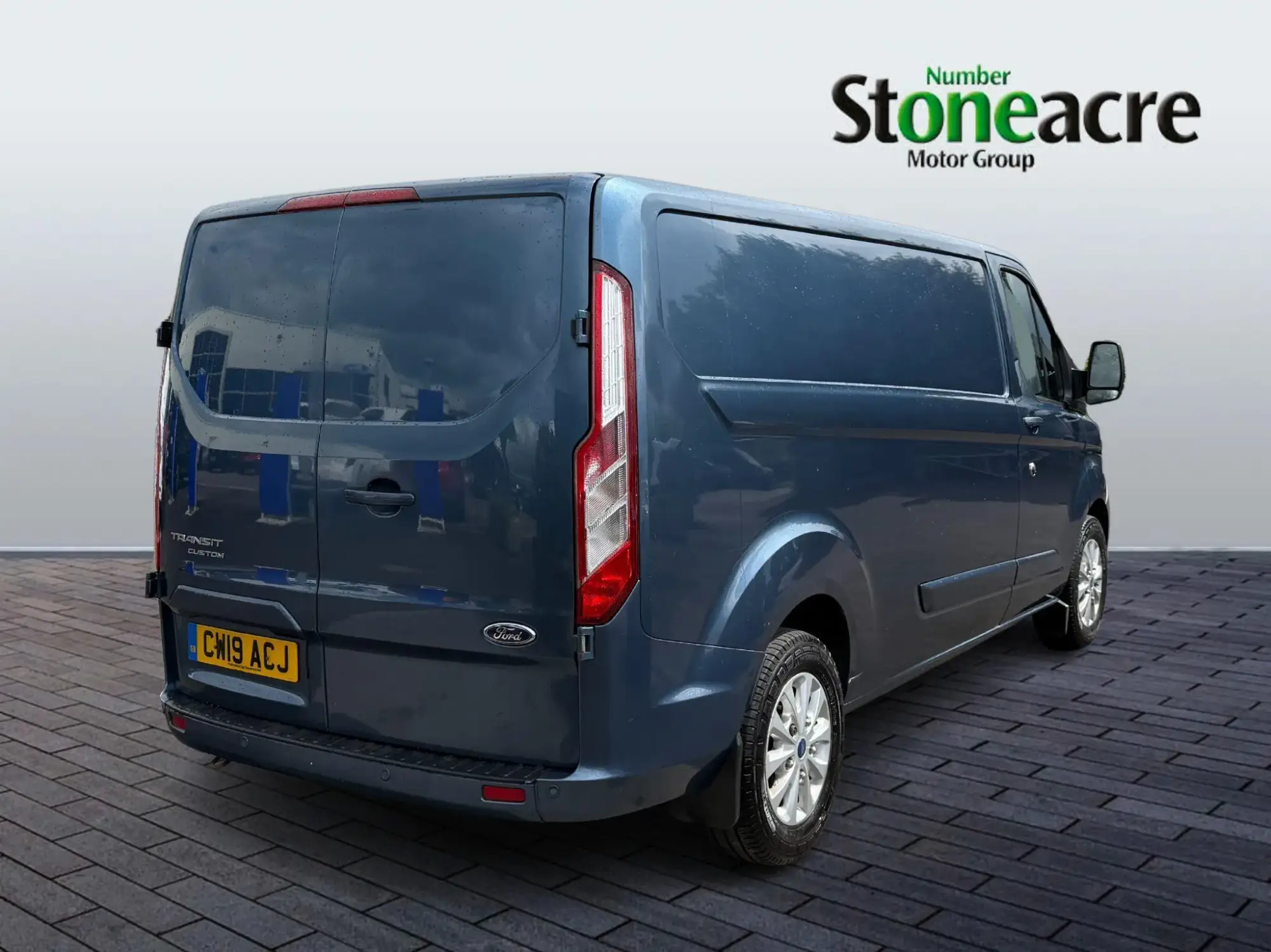 Ford Transit Custom 2.0 300 EcoBlue Limited L2 H1 Euro 6 5dr CW19ACJ Image 3