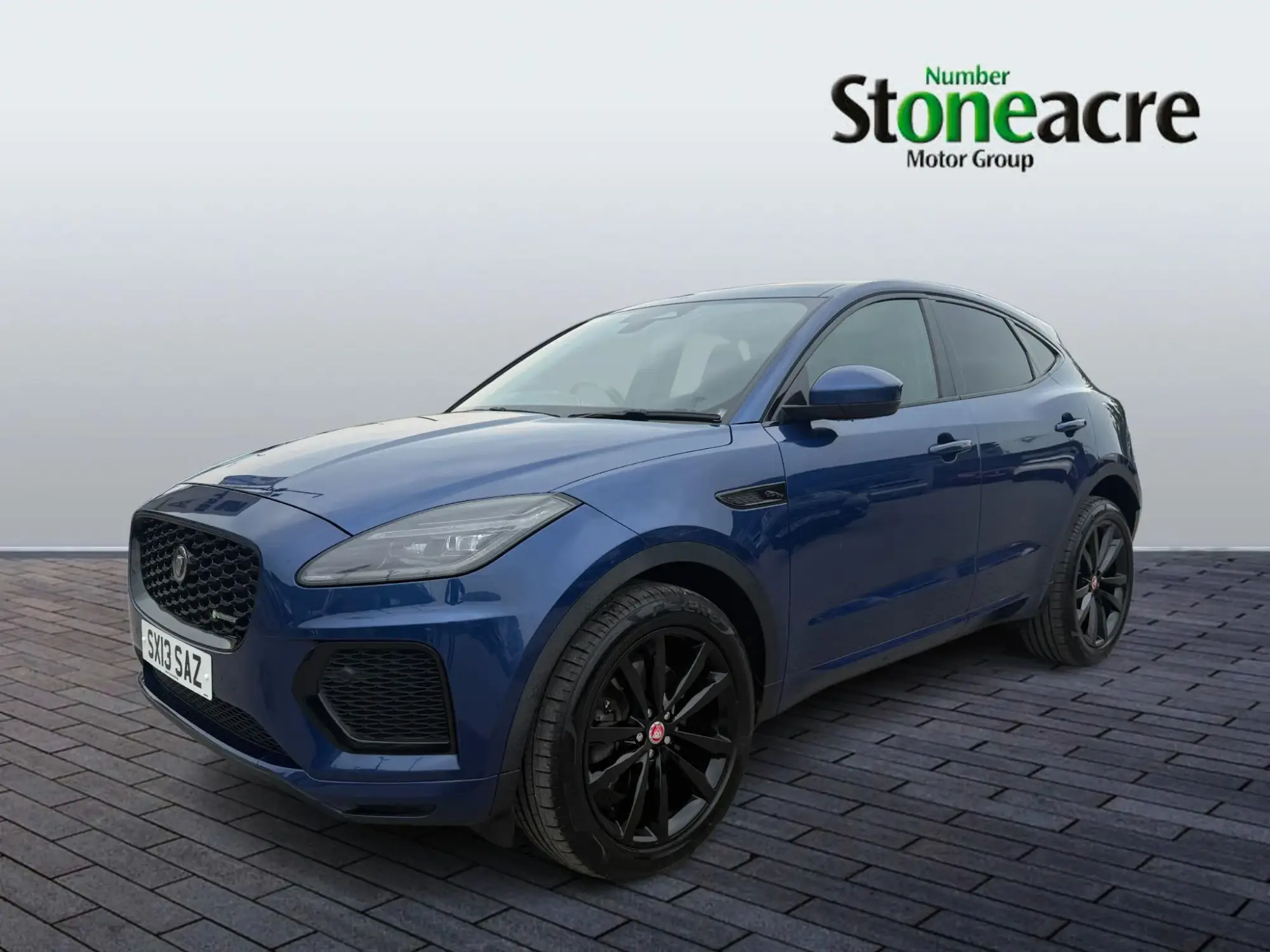 Jaguar E-Pace 2.0 D204 MHEV R-Dynamic HSE Auto AWD Euro 6 (s/s) 5dr KR22JKX Image 3