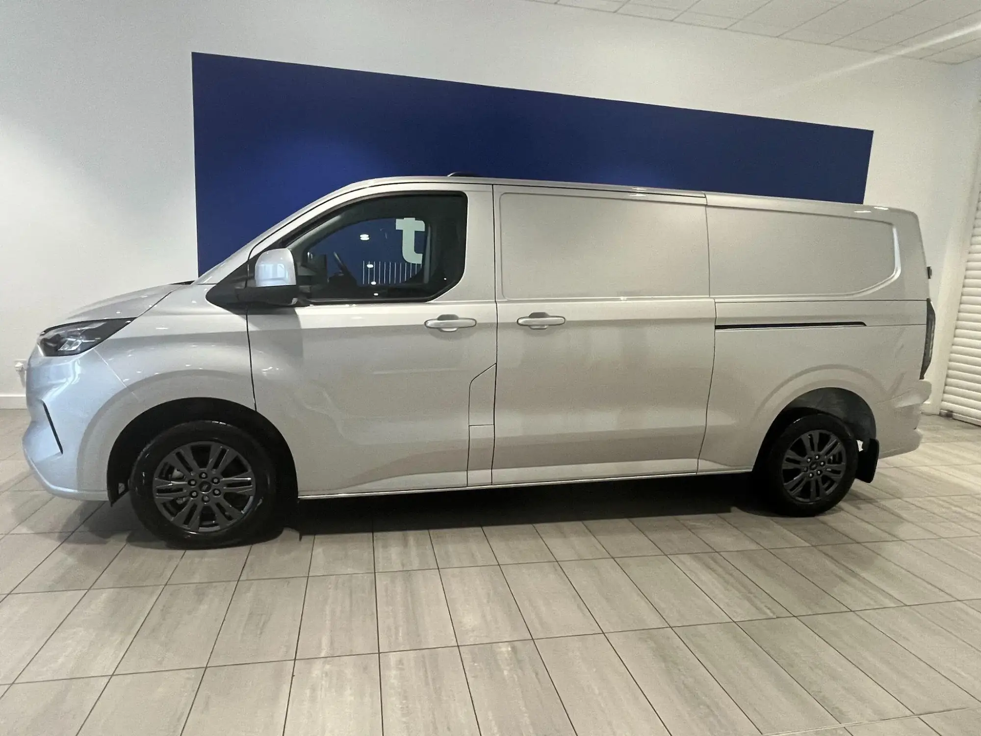 Ford Transit Custom Image 2
