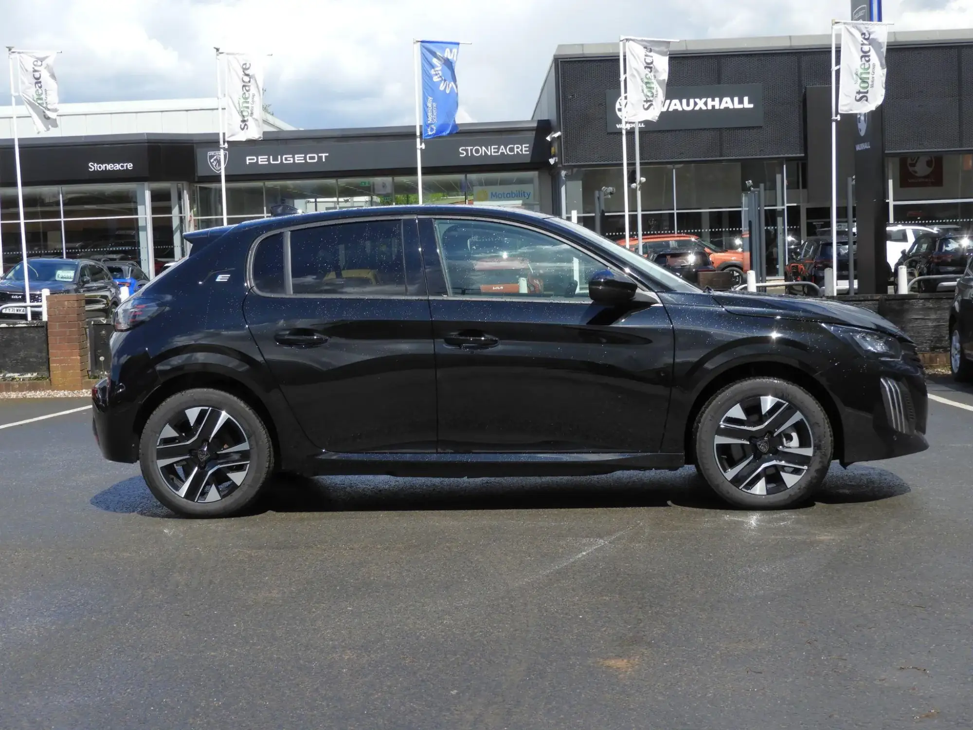 Peugeot E-208 50kWh Allure Auto 5dr (7.4kW Charger) AK26FSN Image 2