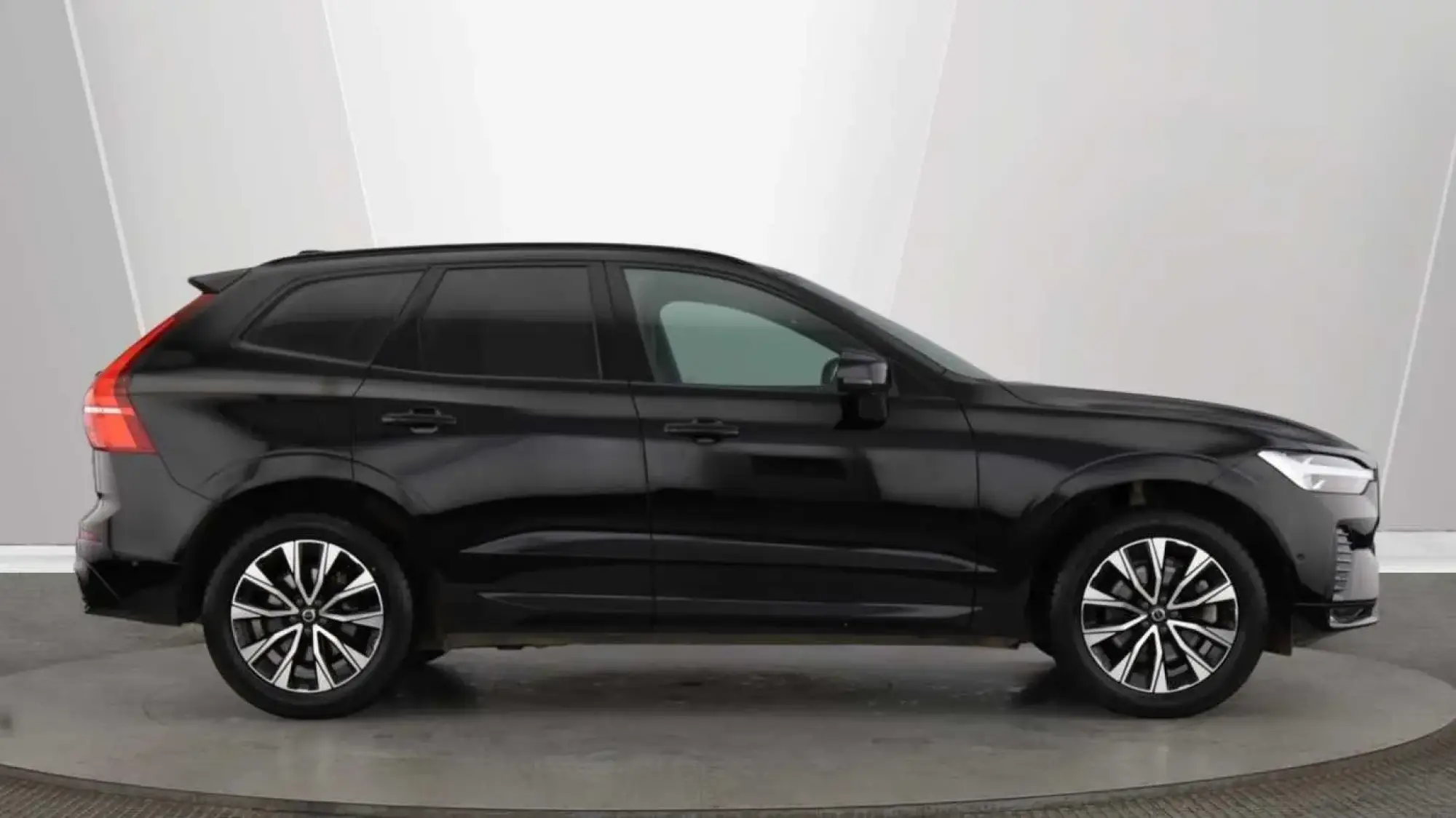 Volvo XC60 Image 2