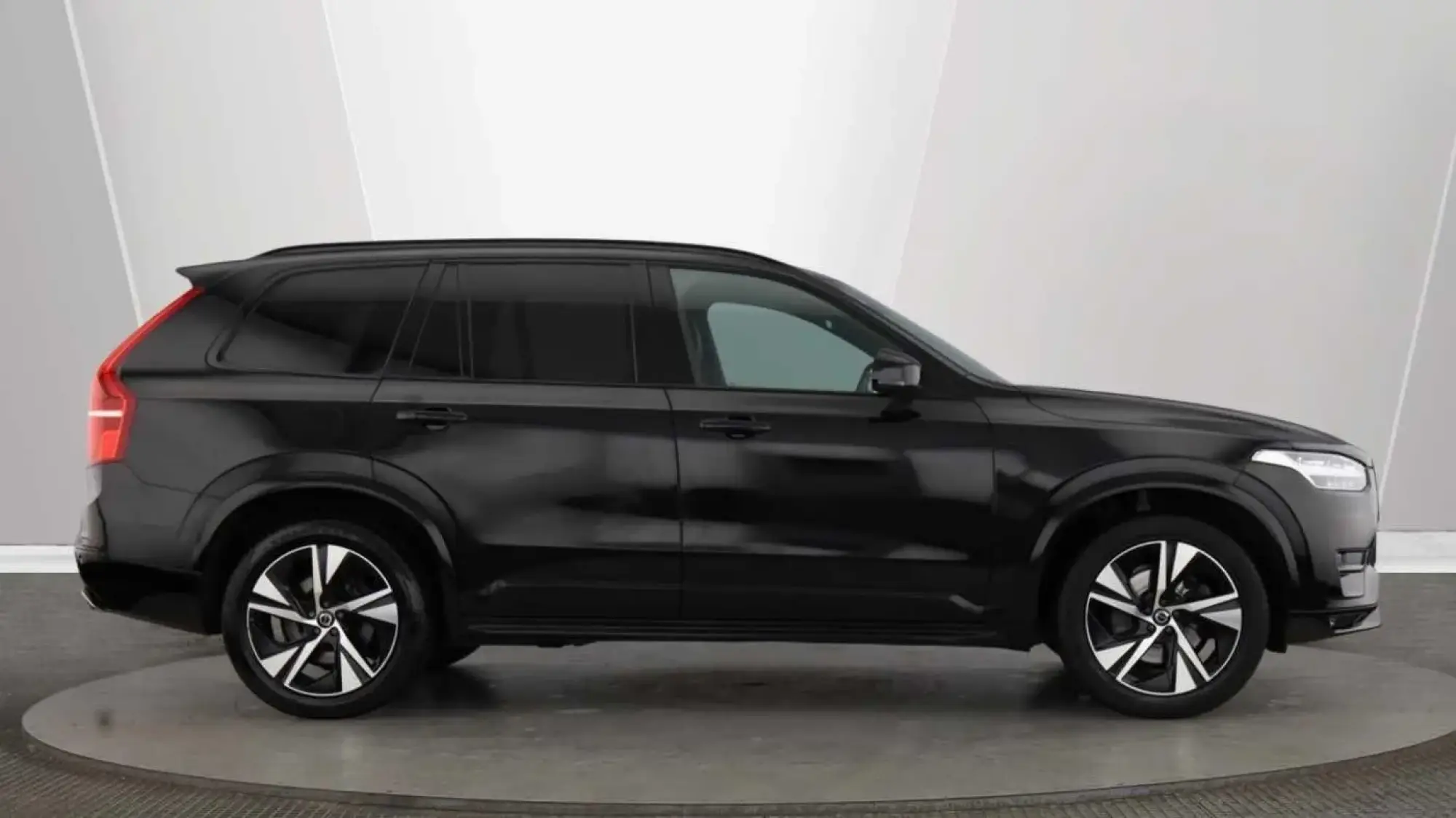 Volvo XC90 2.0 B5D [235] R DESIGN 5dr AWD Geartronic BJ71VBO Image 2
