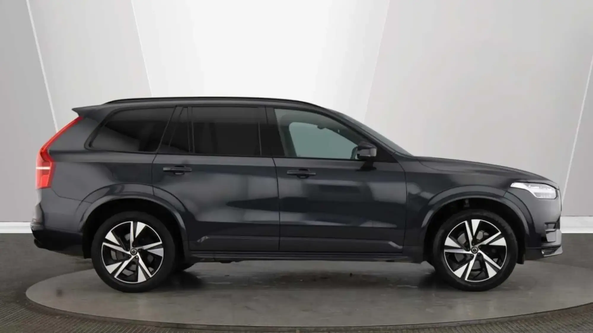 Volvo XC90 2.0 B5D [235] R DESIGN 5dr AWD Geartronic DV22FNY Image 2
