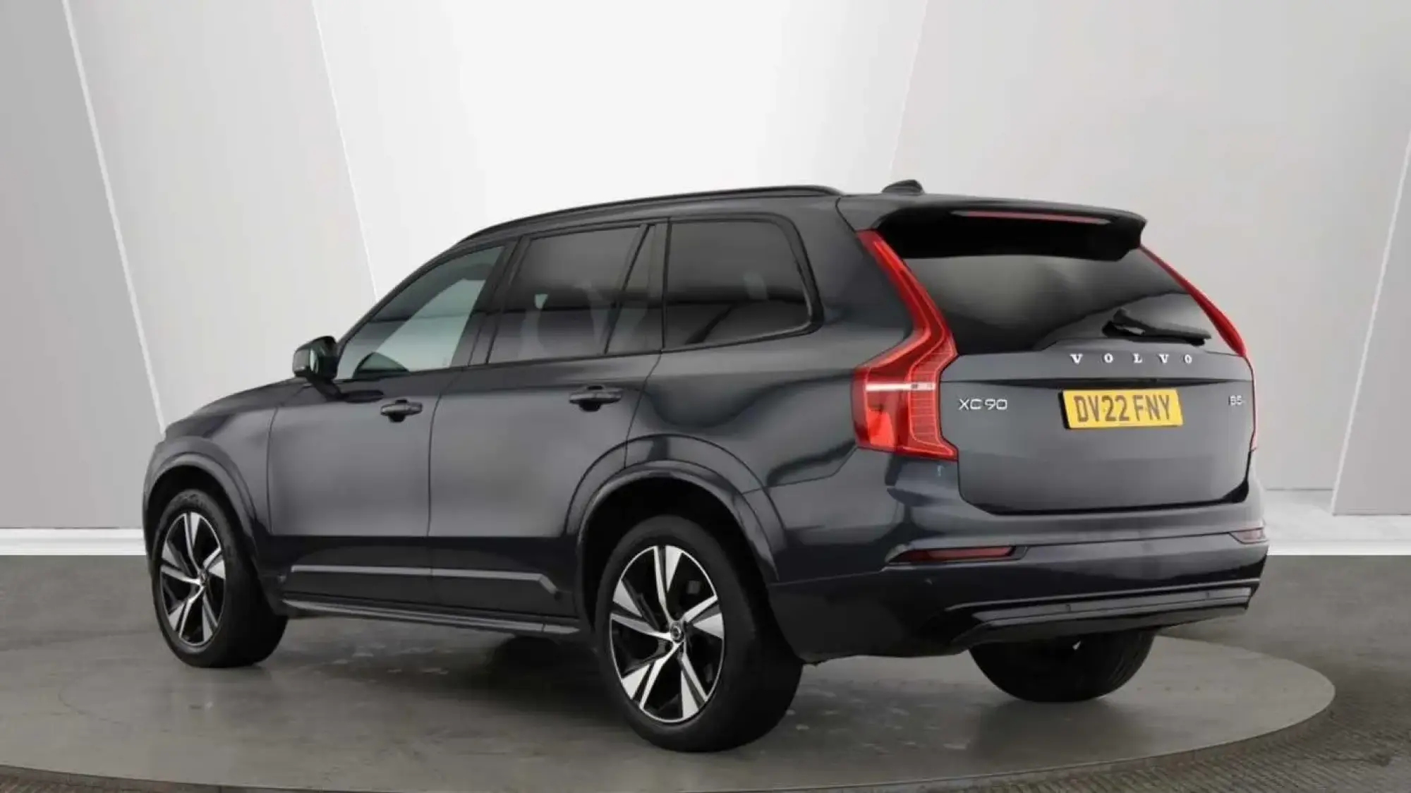 Volvo XC90 2.0 B5D [235] R DESIGN 5dr AWD Geartronic DV22FNY Image 3