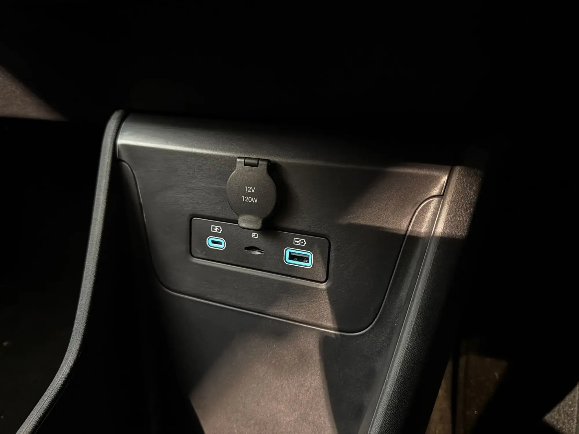 BYD DOLPHIN SURF Image 20