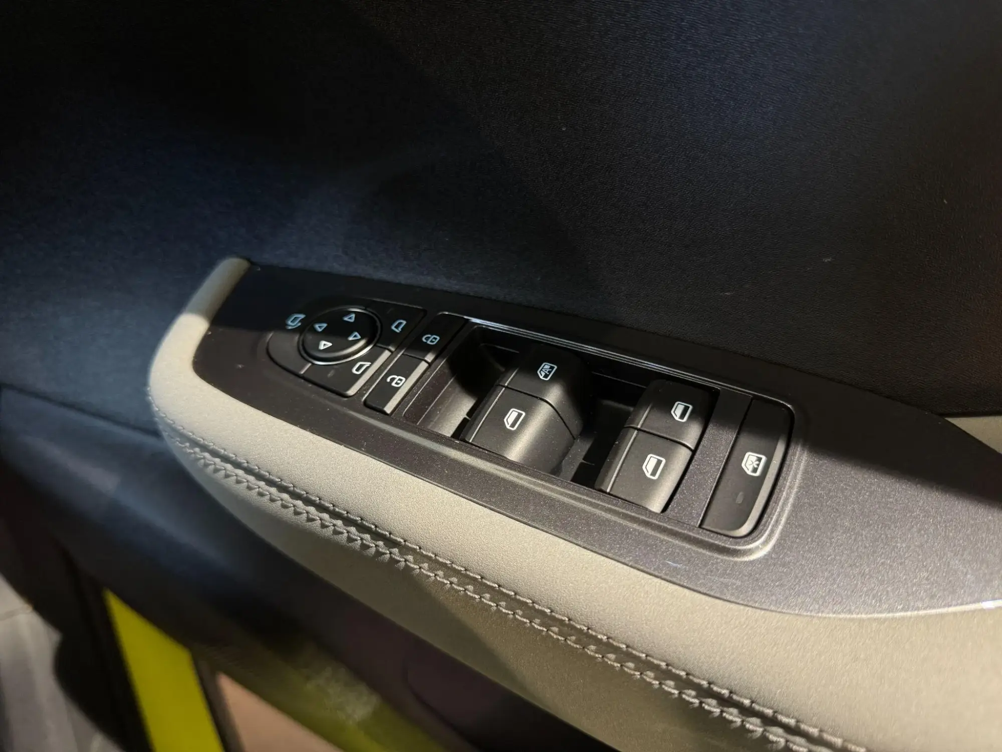 BYD DOLPHIN SURF Image 38