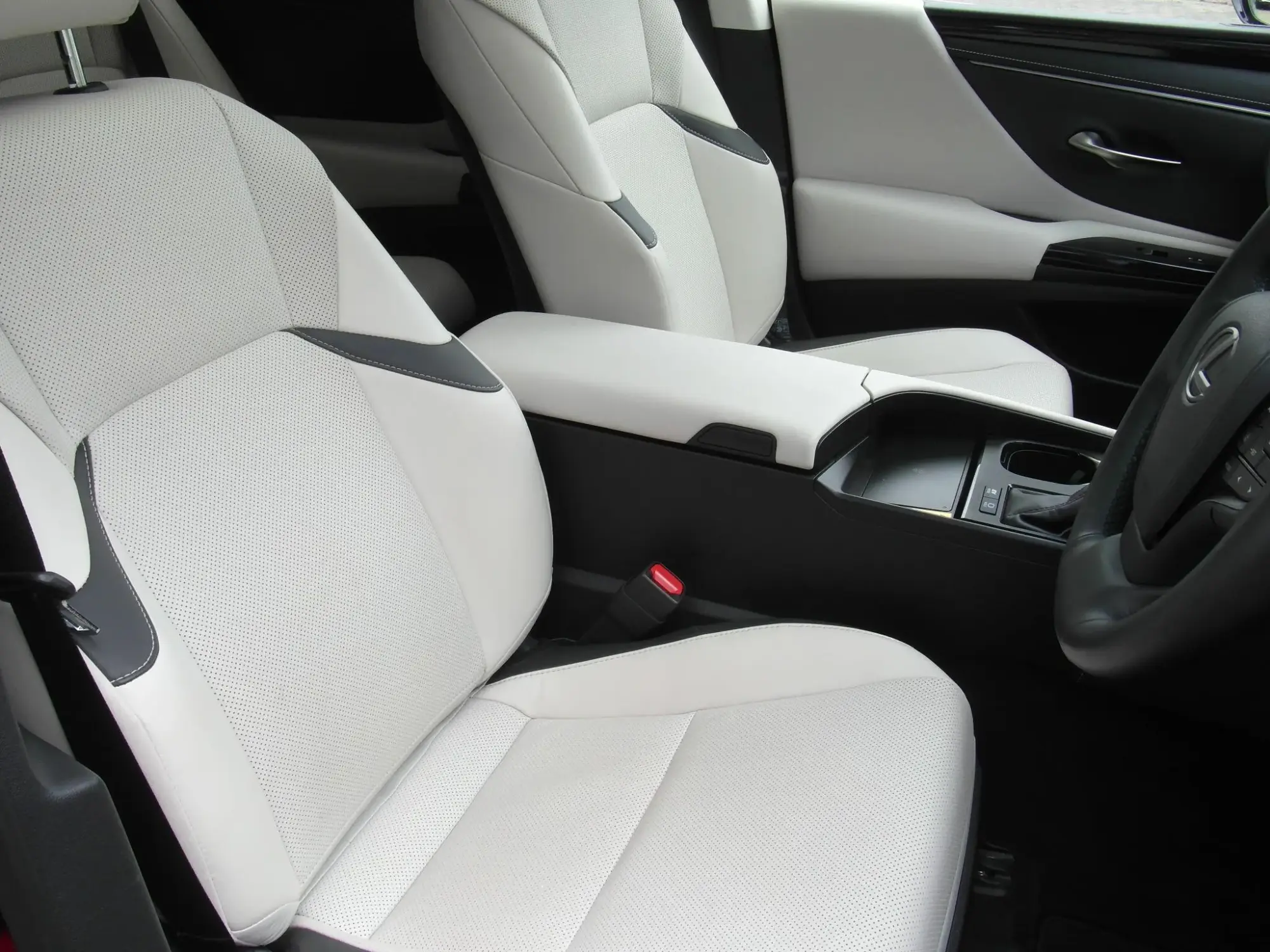 Lexus ES Image 34 Lexus ES Image 34