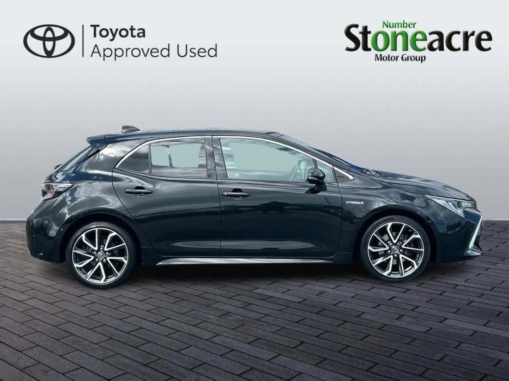 Toyota Corolla Hatchback 2.0 VVT-h Excel Hatchback 5dr Petrol Hybrid CVT Euro 6 (s/s) (184 ps) FL69YMY Image 2