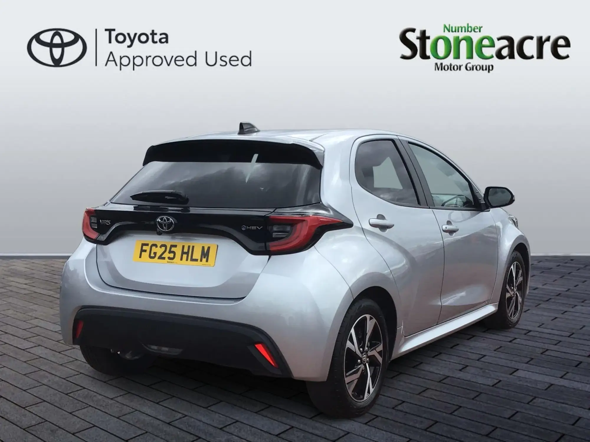 Toyota Yaris Image 2