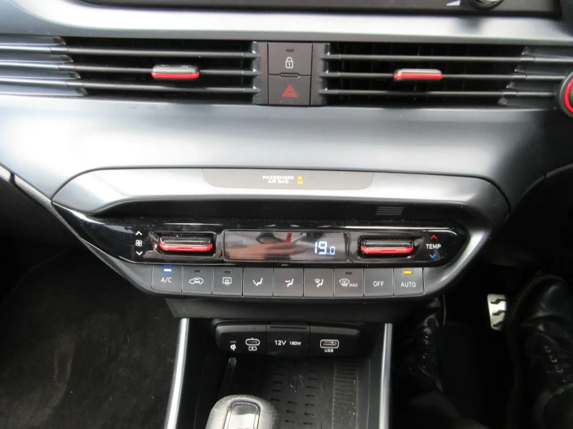 Hyundai i20 Image 32 Hyundai i20 Image 32