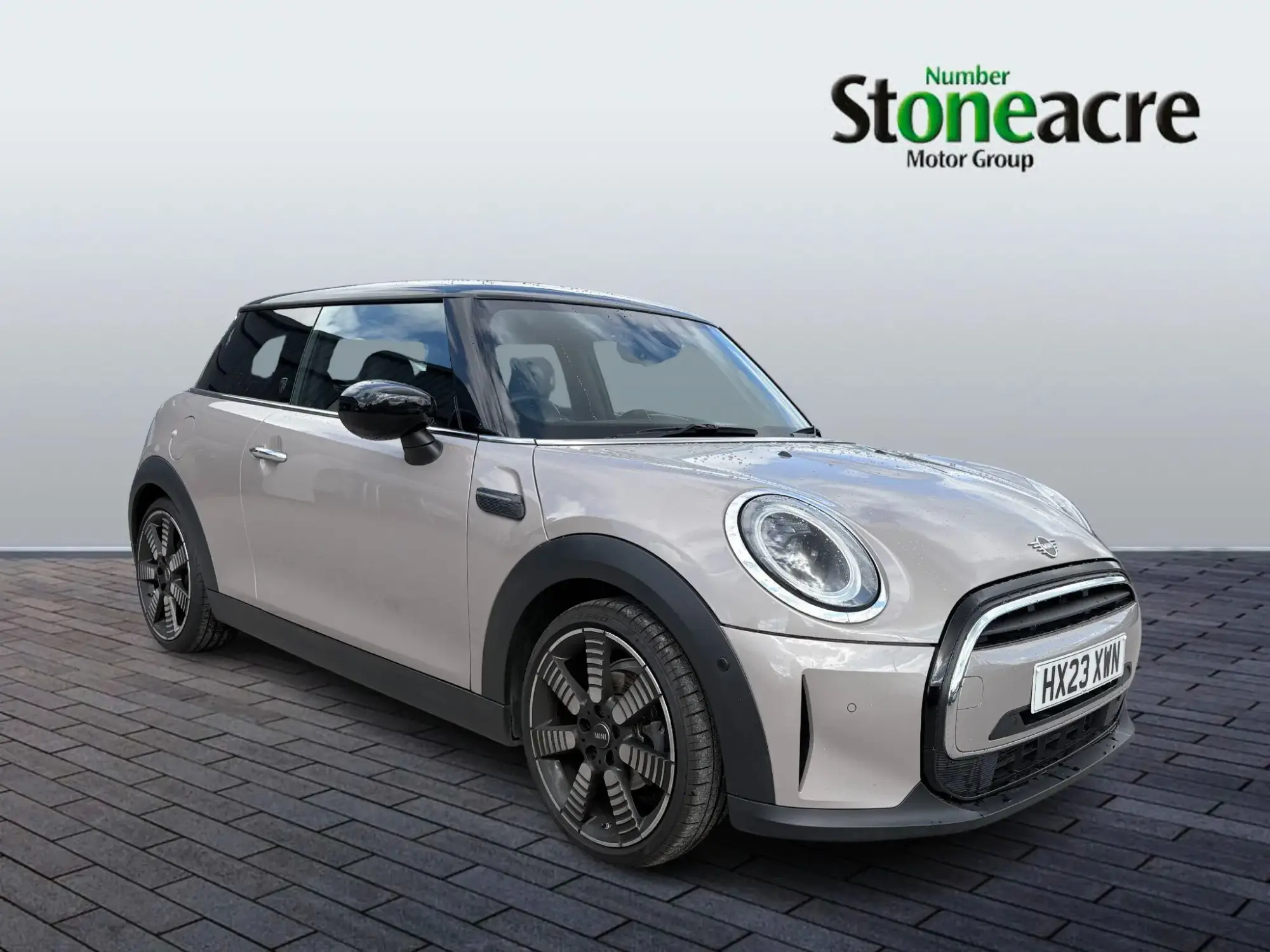 MINI Hatch 1.5 Cooper Exclusive 3dr Auto [Comfort/Nav Pck] HX23XWN Image 1