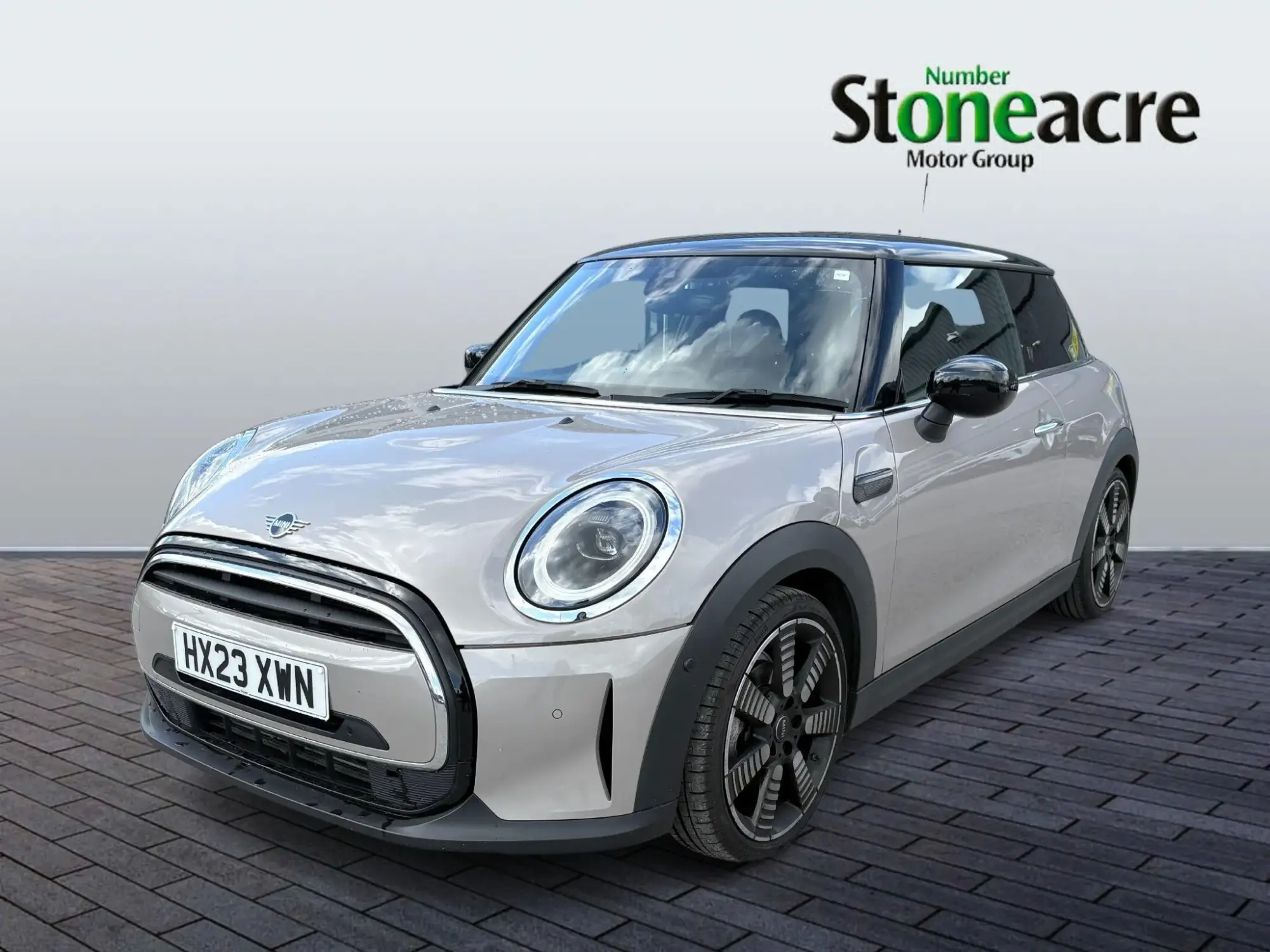 MINI Hatch 1.5 Cooper Exclusive 3dr Auto [Comfort/Nav Pck] HX23XWN Image 3