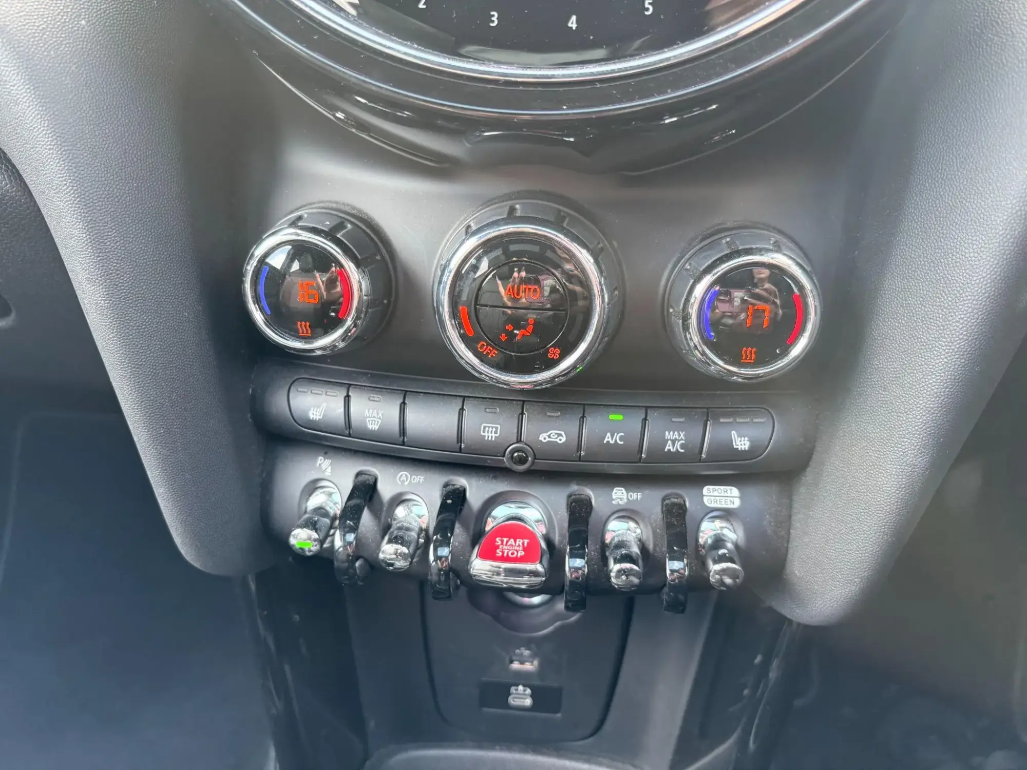 MINI Hatch Image 13 MINI Hatch Image 13