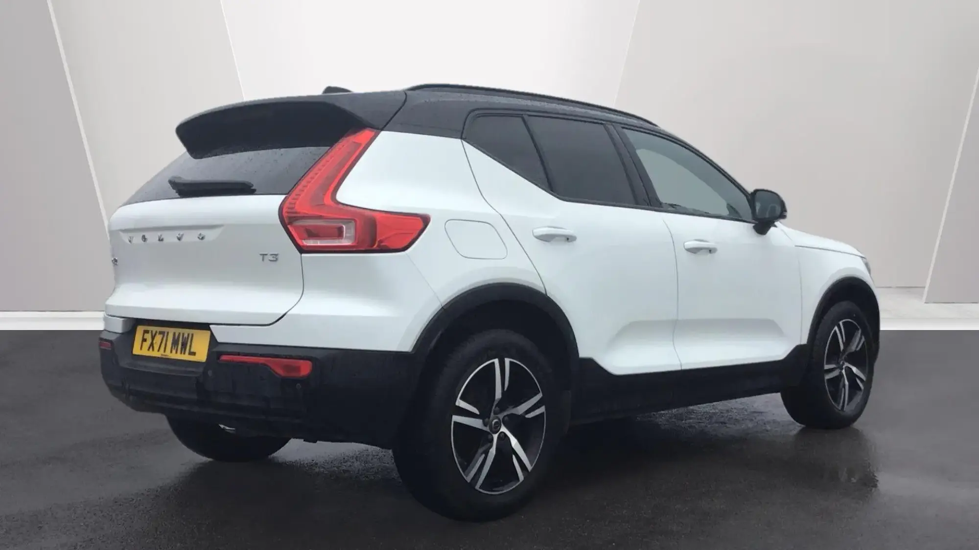 Volvo XC40 Image 2