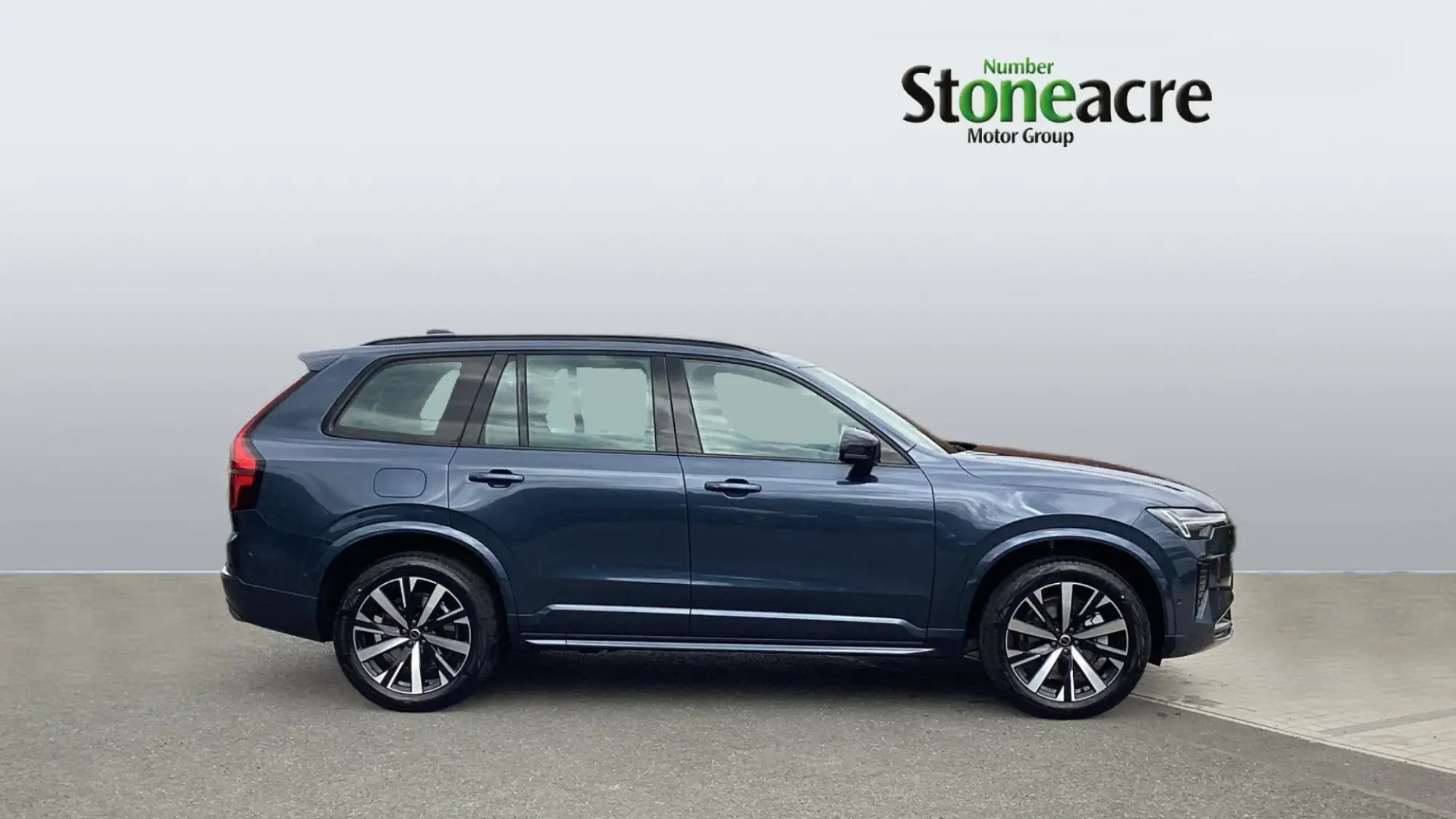 Volvo XC90 2.0 B5 MHEV Plus Auto 4WD Euro 6 (s/s) 5dr NA26RPU Image 3