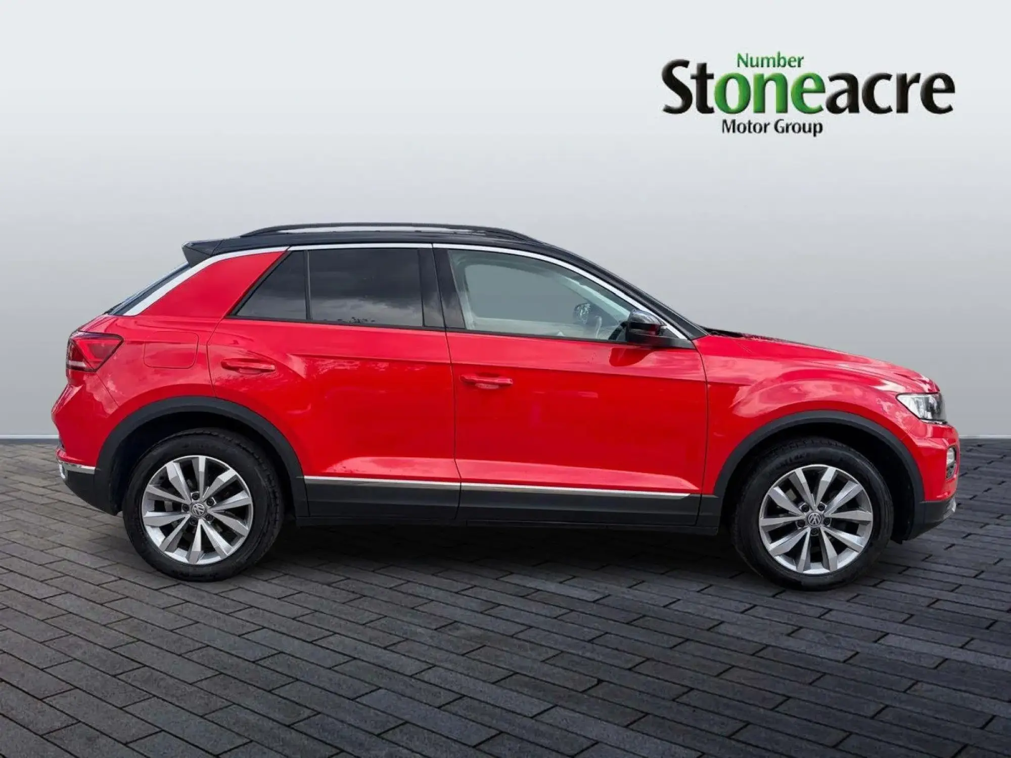 Volkswagen T-Roc 1.5 TSI EVO Design Euro 6 (s/s) 5dr YS68BDZ Image 2