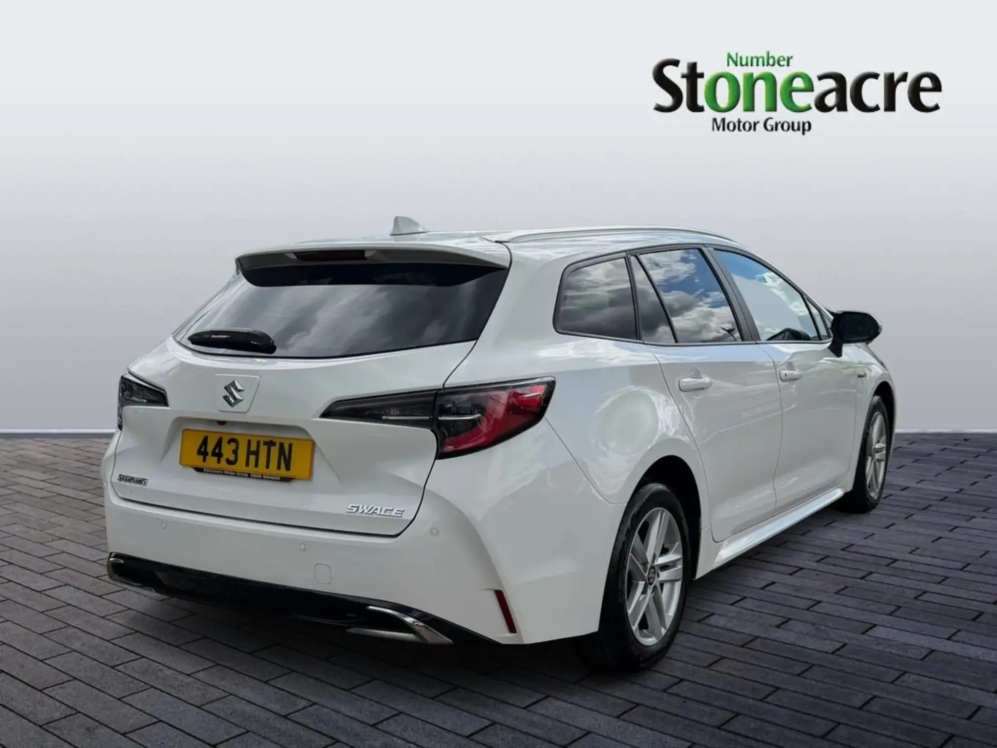 Suzuki Swace Image 3