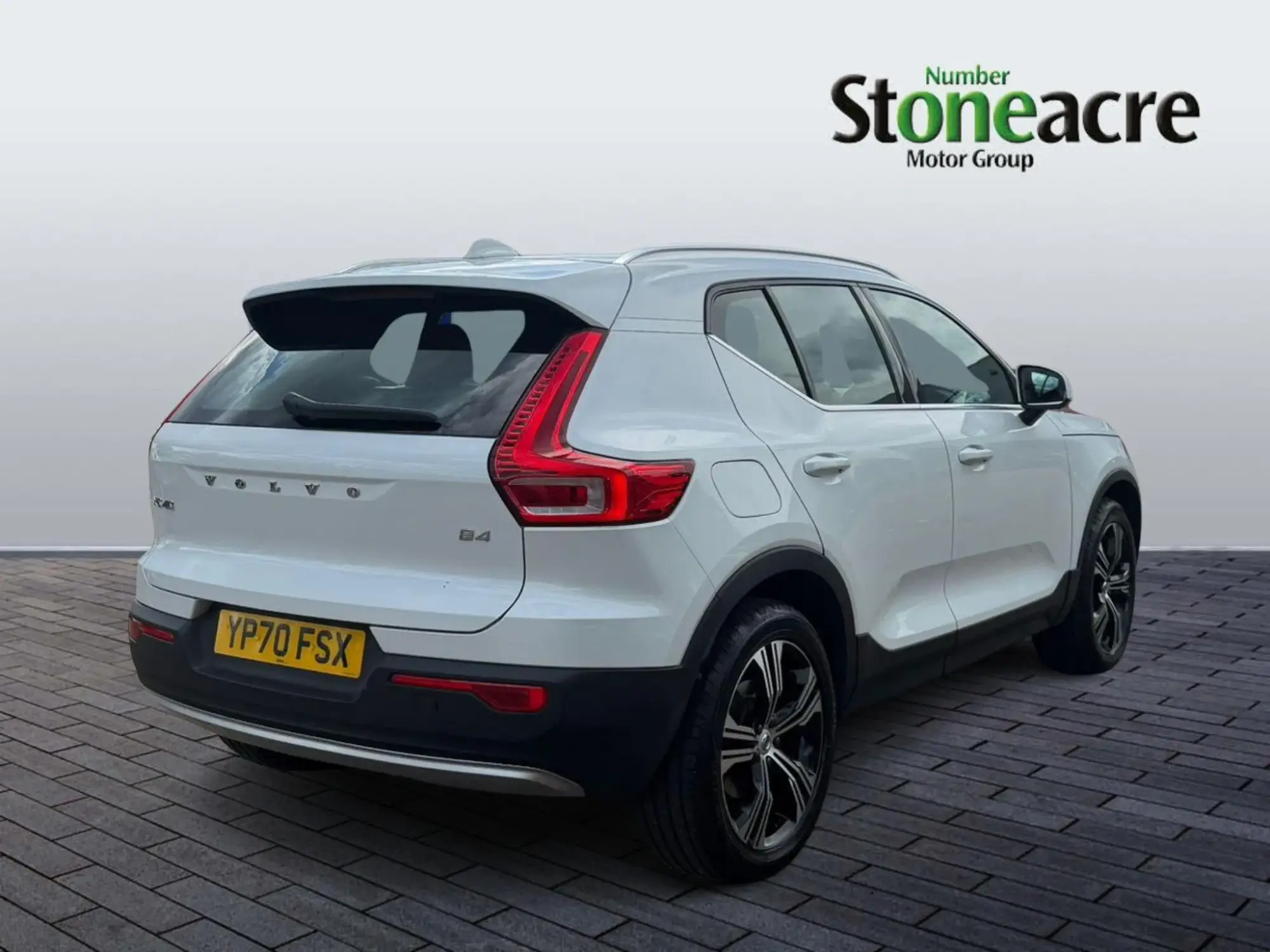 Volvo XC40 2.0 B4P Inscription Pro 5dr Auto YP70FSX Image 3