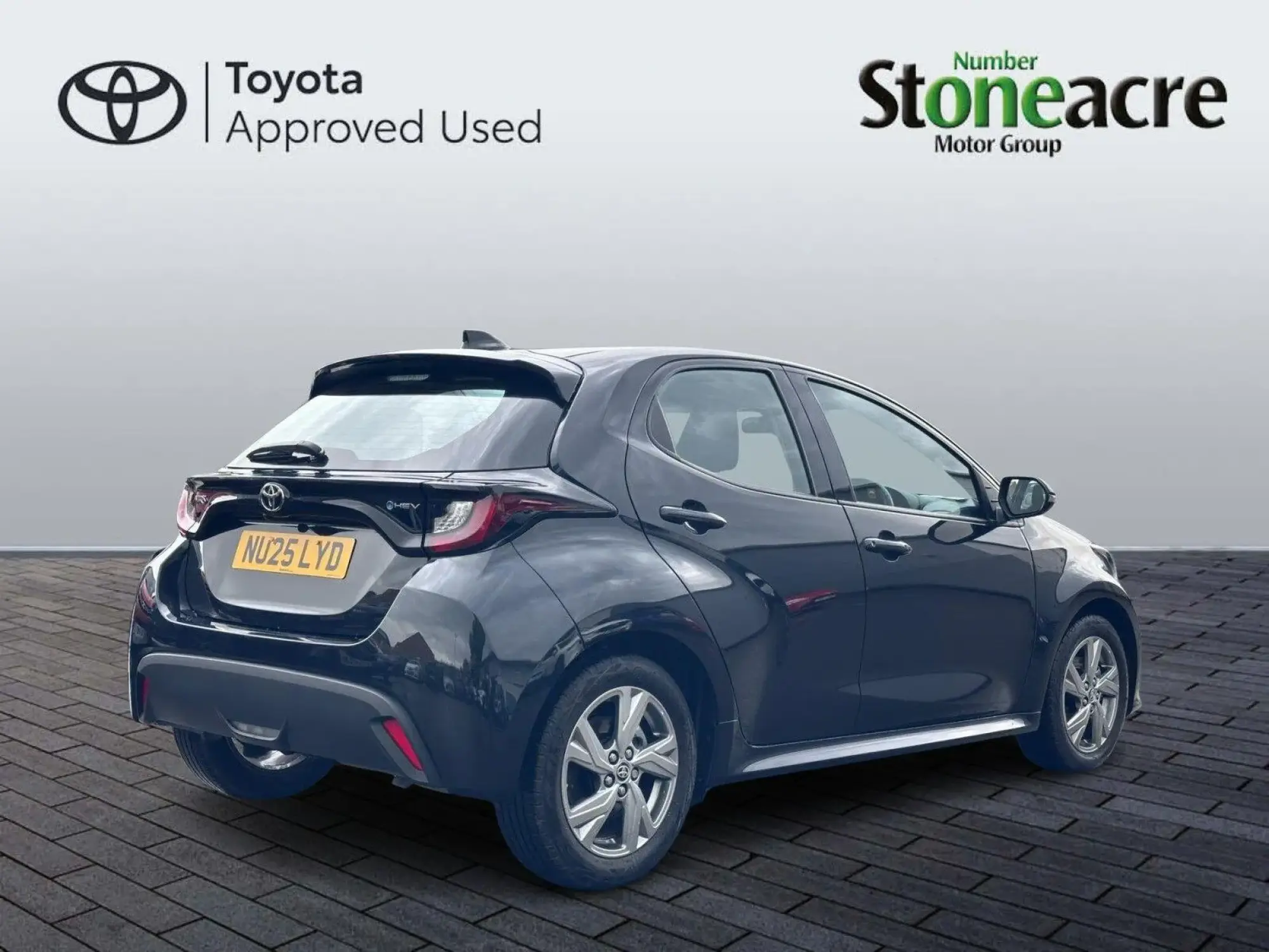 Toyota Yaris Image 2