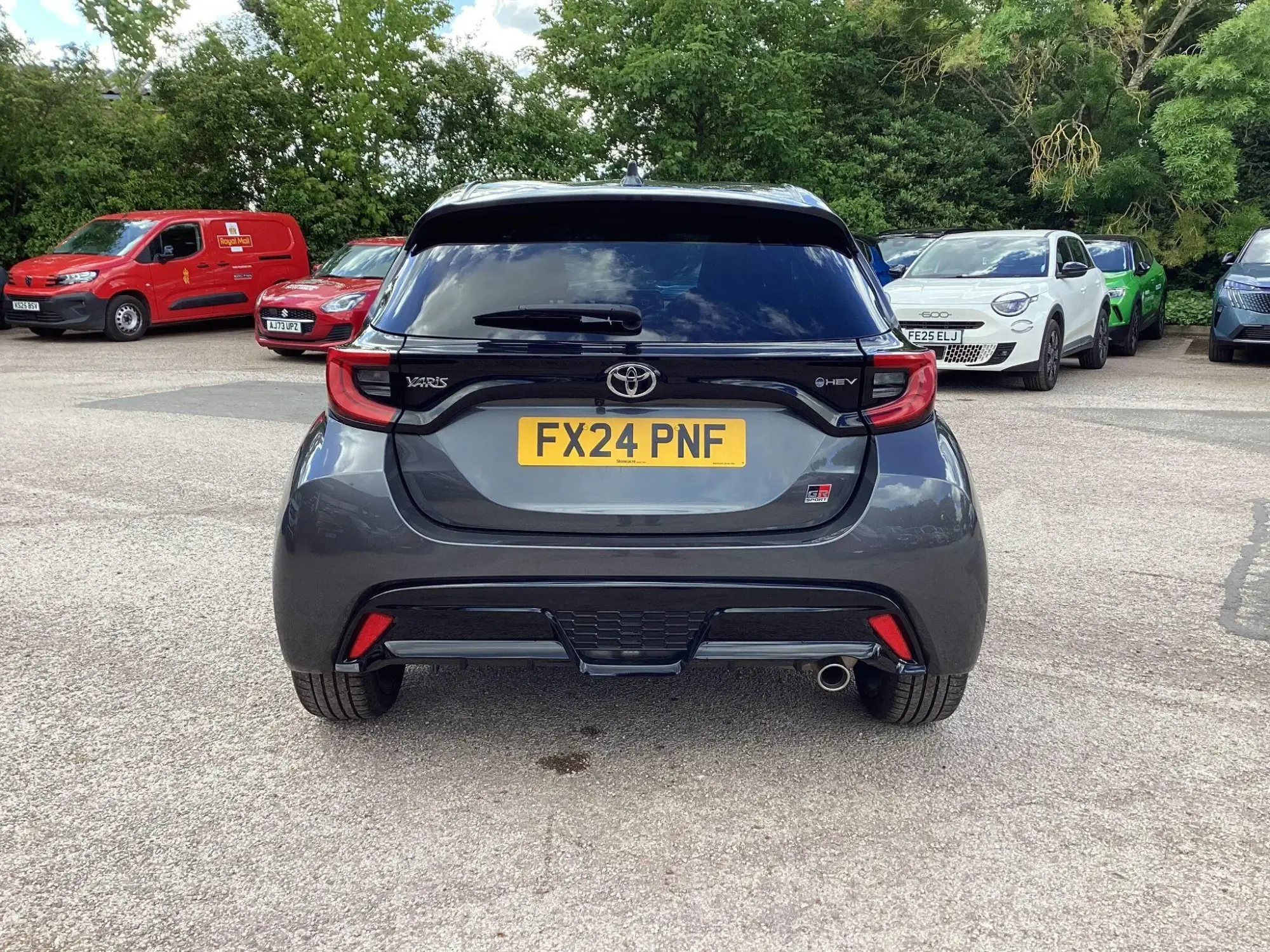 Toyota Yaris Image 6