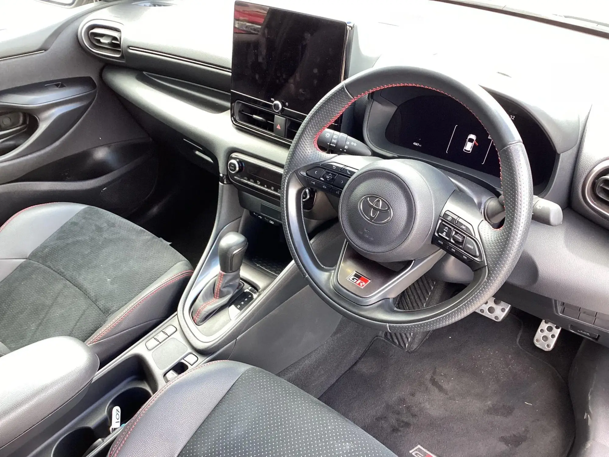 Toyota Yaris Image 10