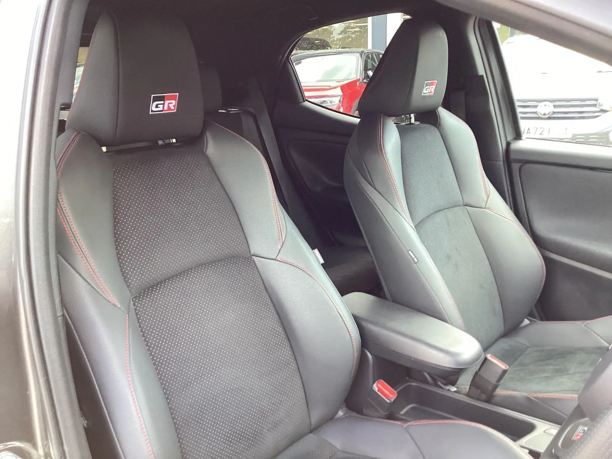 Toyota Yaris Image 11