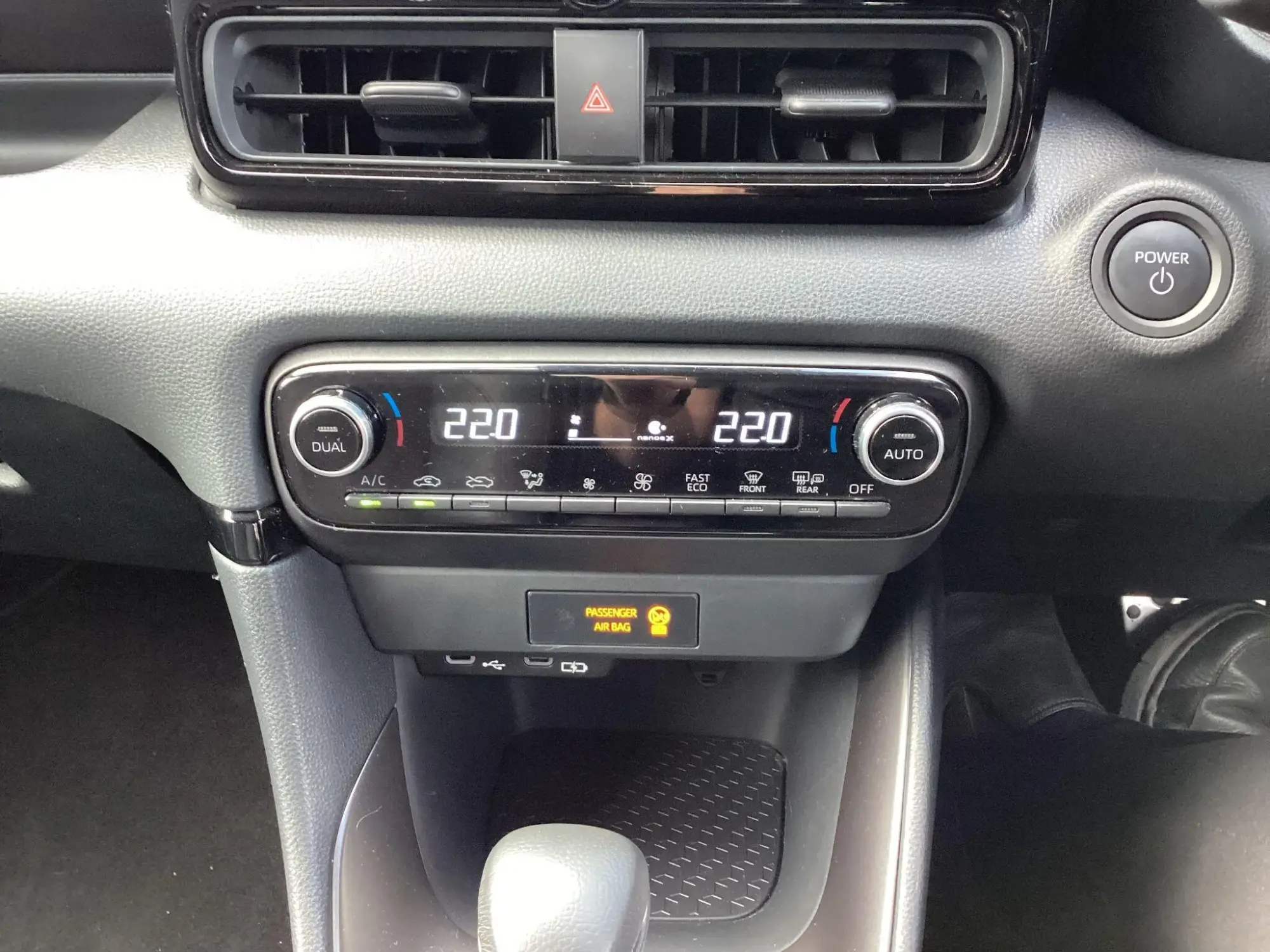 Toyota Yaris Image 12