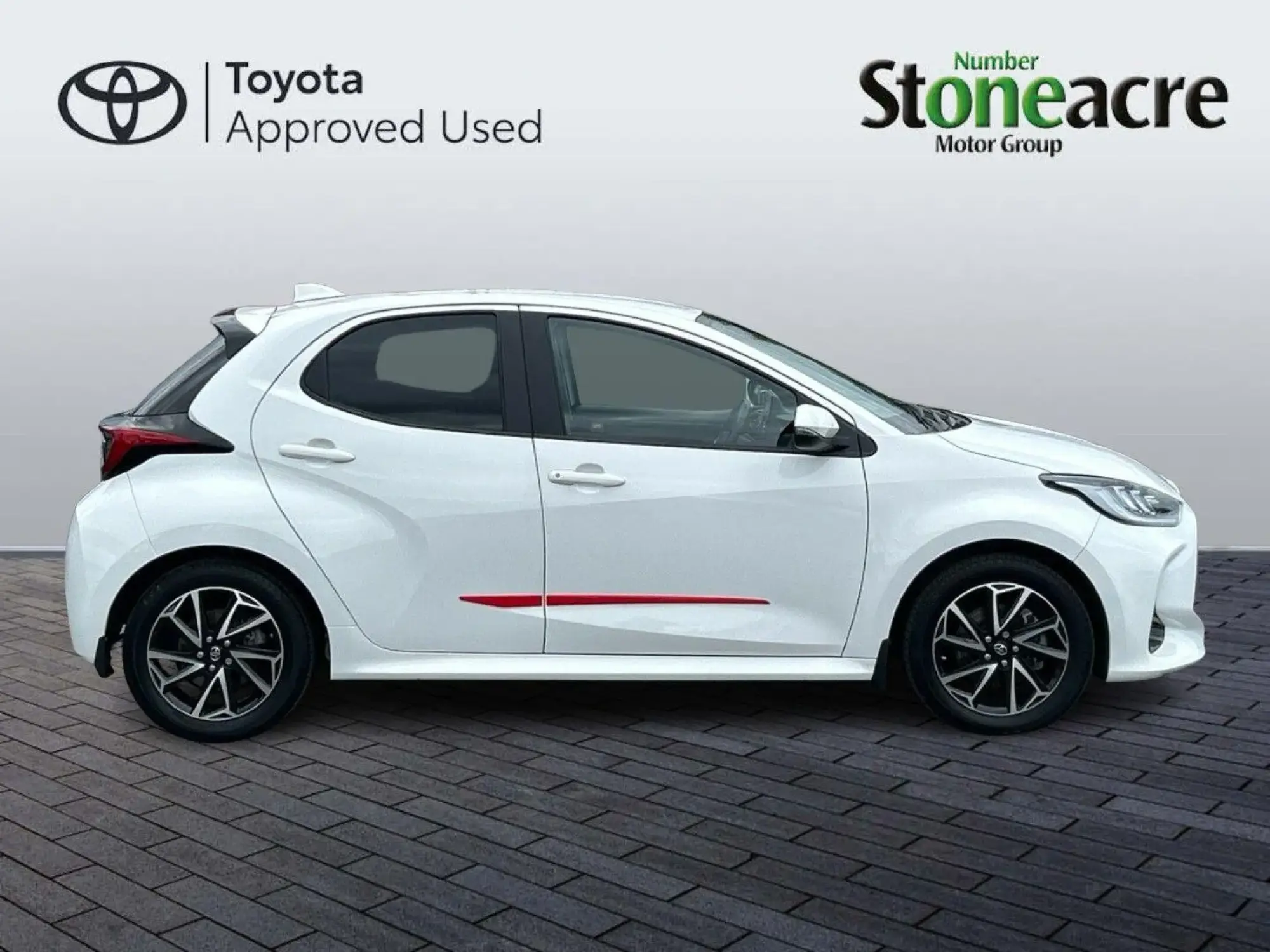 Toyota Yaris 1.5 Hybrid Design 5dr CVT NA22LJC Image 2