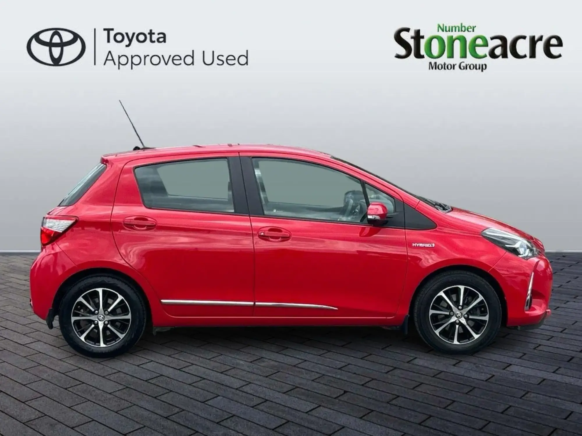 Toyota Yaris 1.5 VVT-h Icon Tech Hatchback 5dr Petrol Hybrid E-CVT Euro 6 (s/s) (100 ps) FV19VZZ Image 2