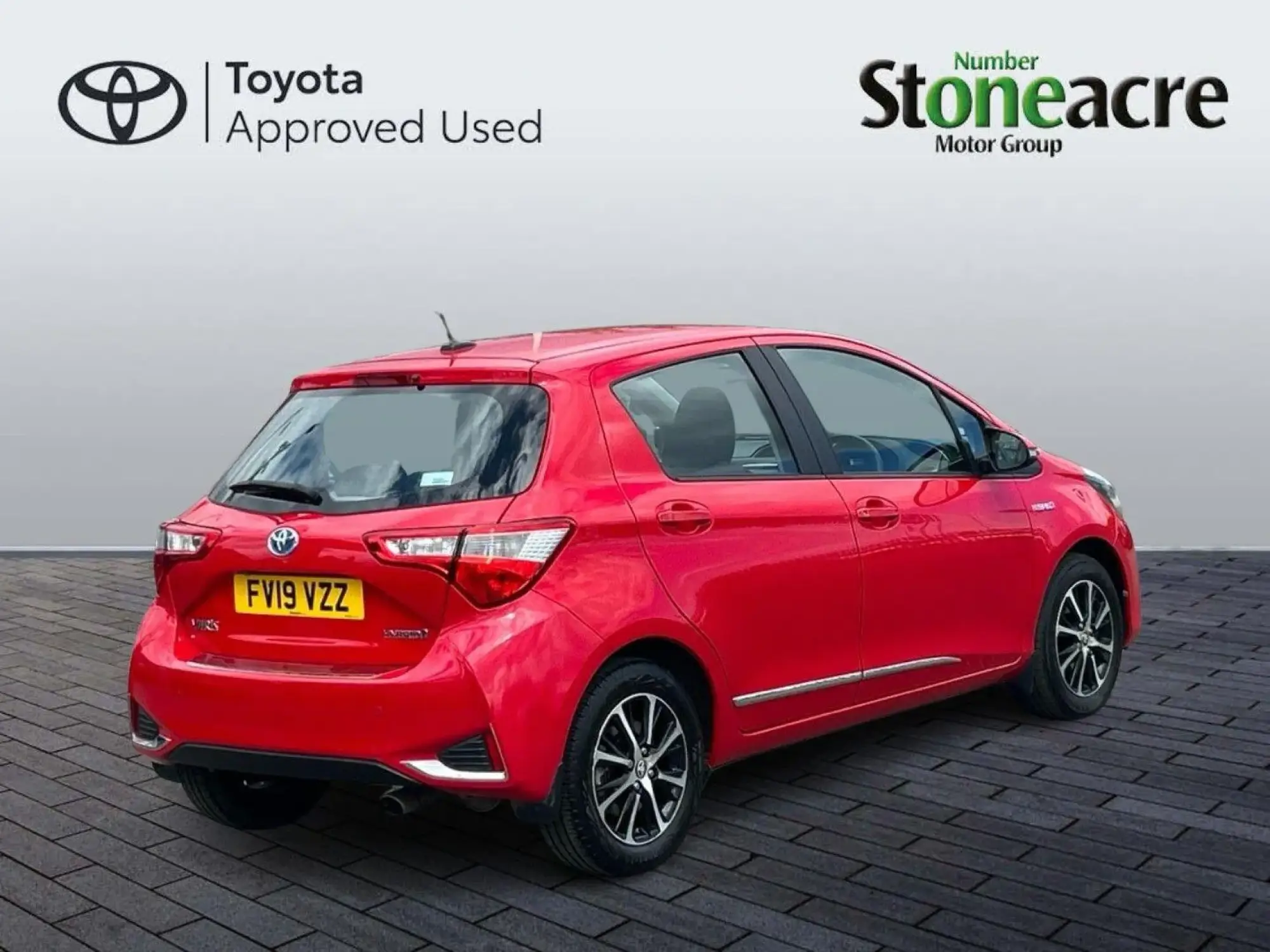 Toyota Yaris 1.5 VVT-h Icon Tech Hatchback 5dr Petrol Hybrid E-CVT Euro 6 (s/s) (100 ps) FV19VZZ Image 3