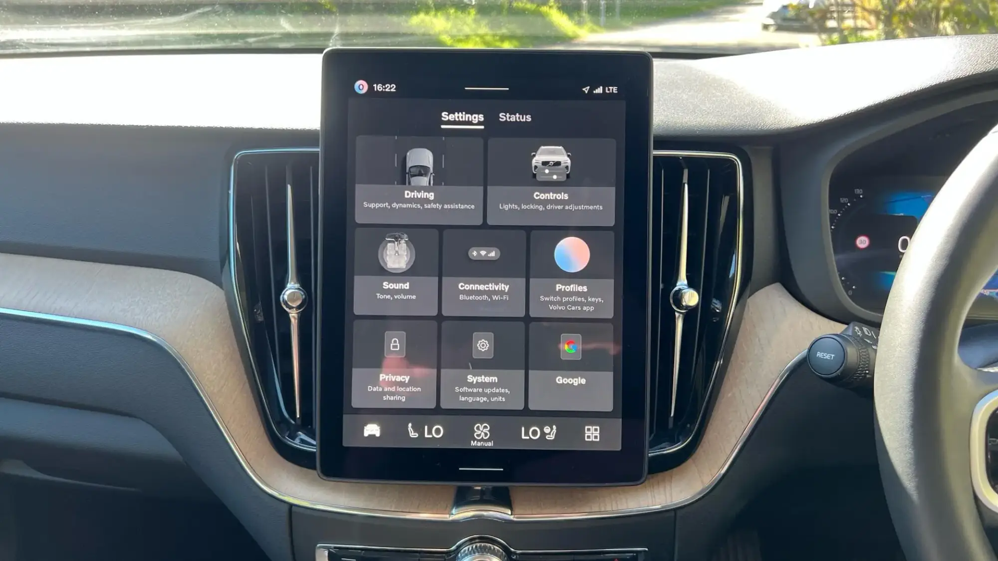 Volvo XC60 Image 16