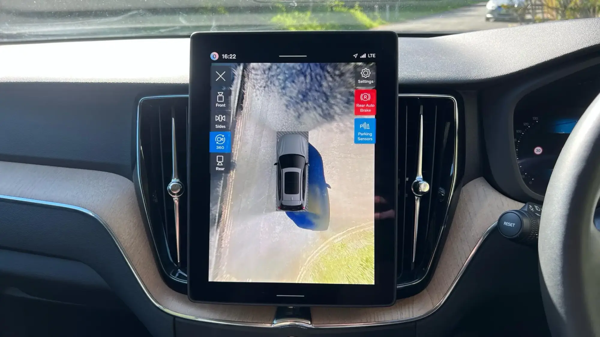 Volvo XC60 Image 18
