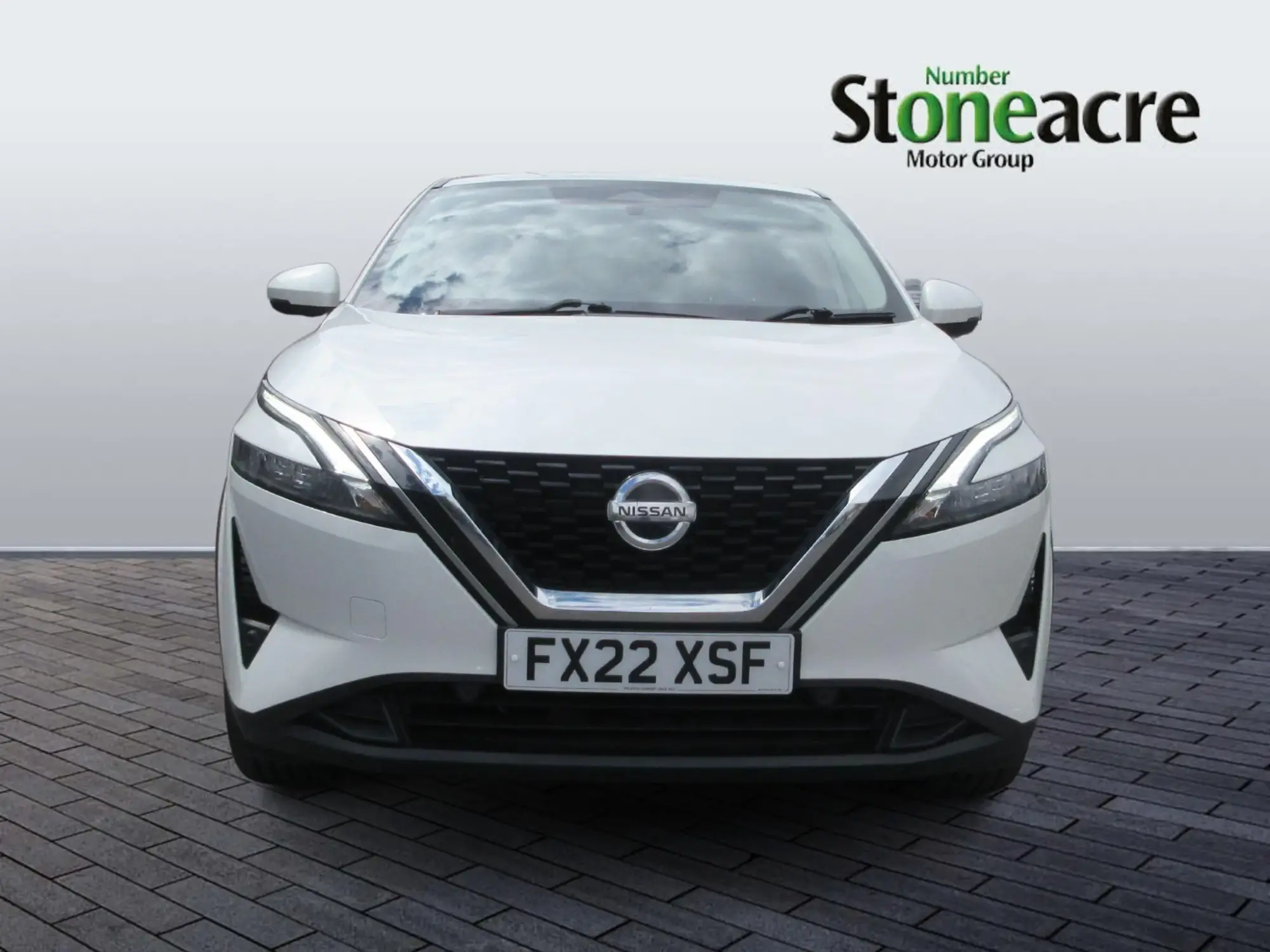 Nissan Qashqai 1.3 DiG-T MH N-Connecta 5dr FX22XSF Image 2