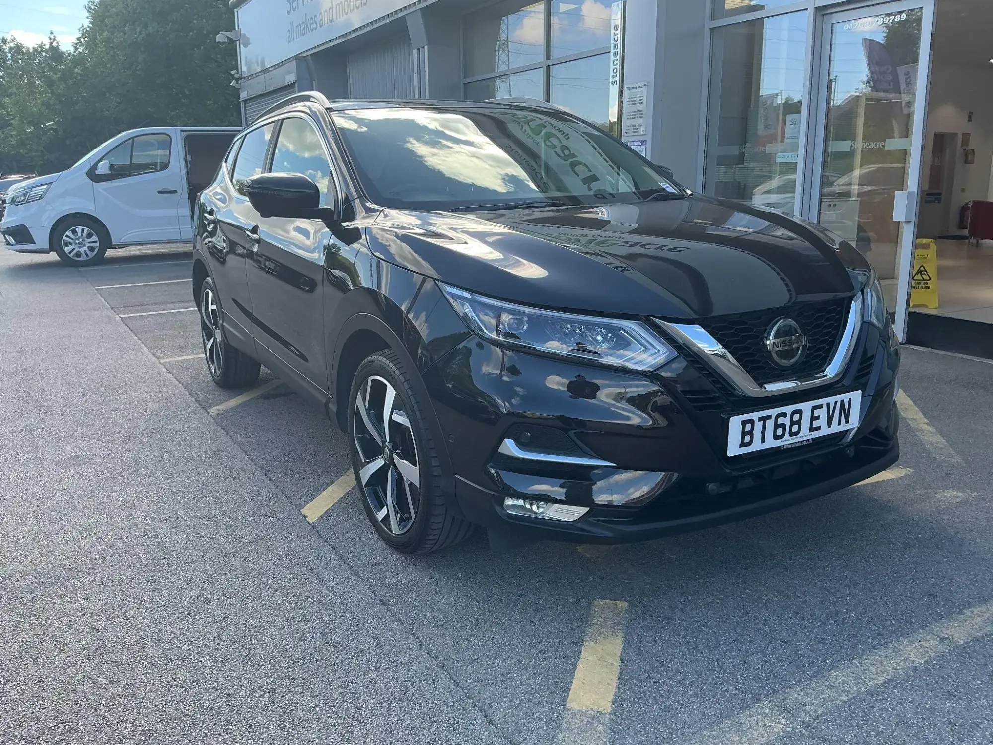 Nissan Qashqai 1.3 DIG-T Tekna Euro 6 (s/s) 5dr BT68EVN Image 1
