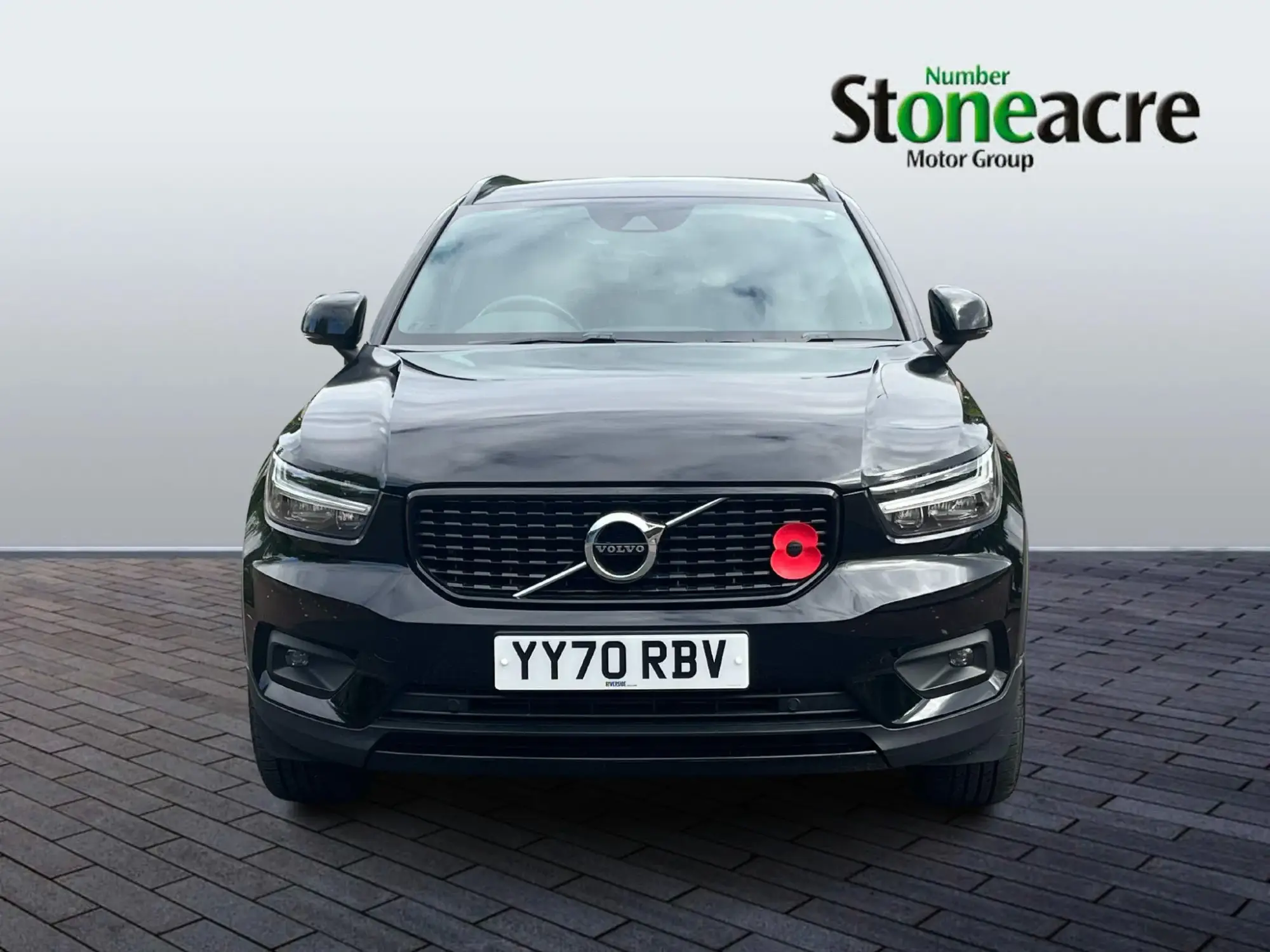 Volvo XC40 2.0 D3 R-Design Auto Euro 6 (s/s) 5dr YY70RBV Image 2