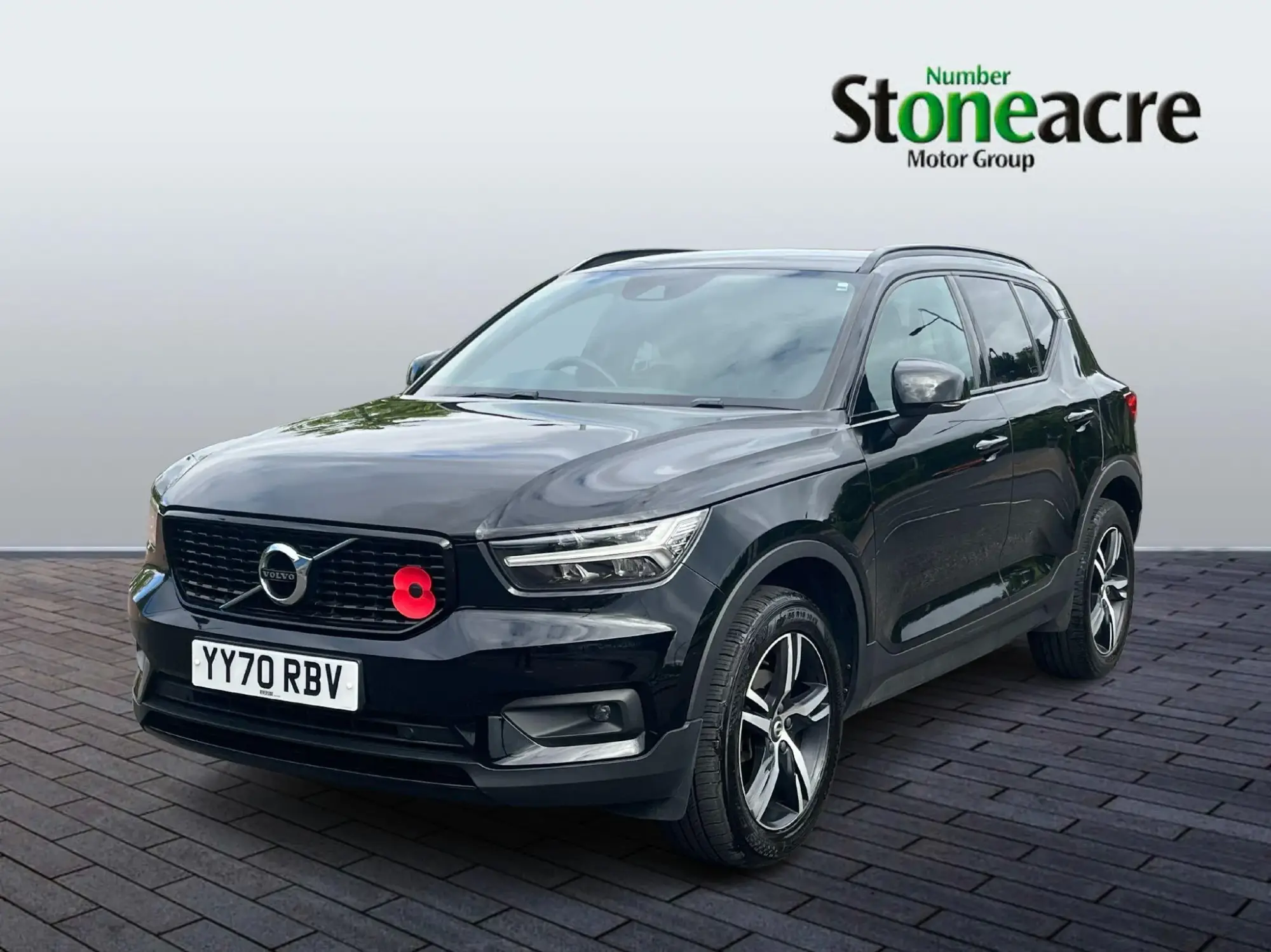 Volvo XC40 2.0 D3 R-Design Auto Euro 6 (s/s) 5dr YY70RBV Image 3